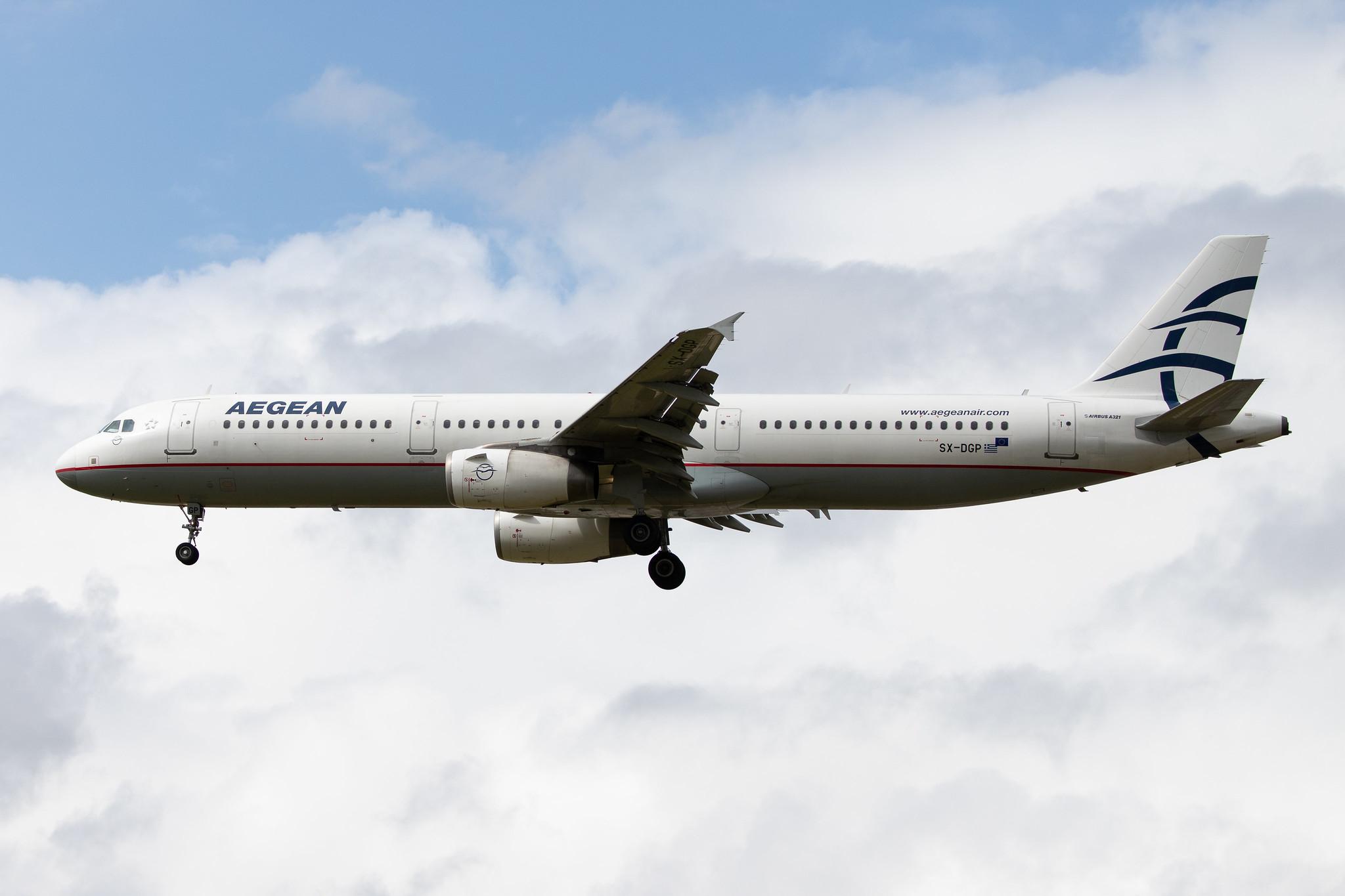 London Heathrow Airport: Aegean Airlines (A3 / AEE) |  Airbus A321-232 A321 | SX-DGP | MSN 3302