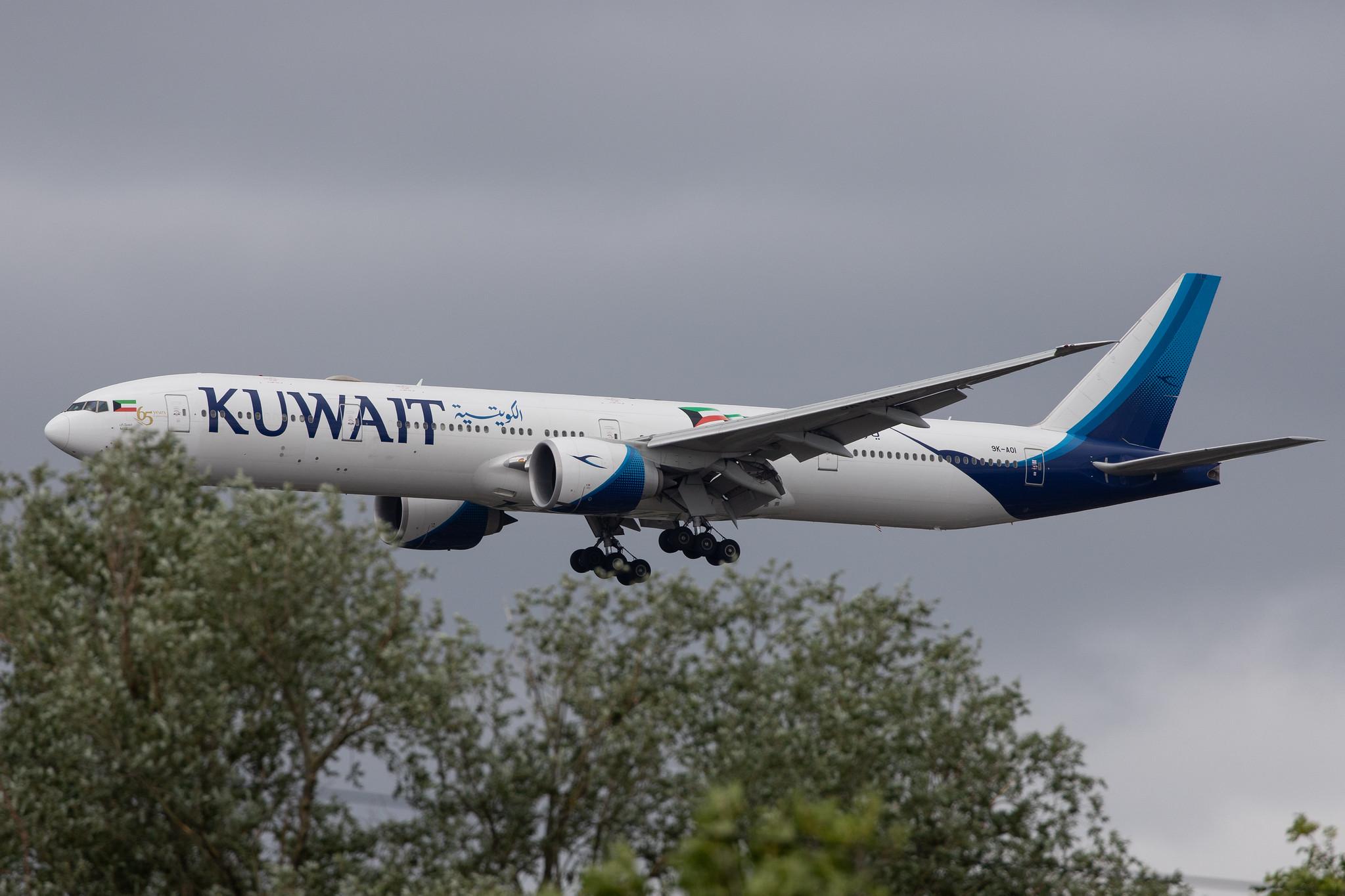 London Heathrow Airport: Kuwait Airways (KU / KAC) |  Boeing 777-369(ER) B77W | 9K-AOI | MSN 62566