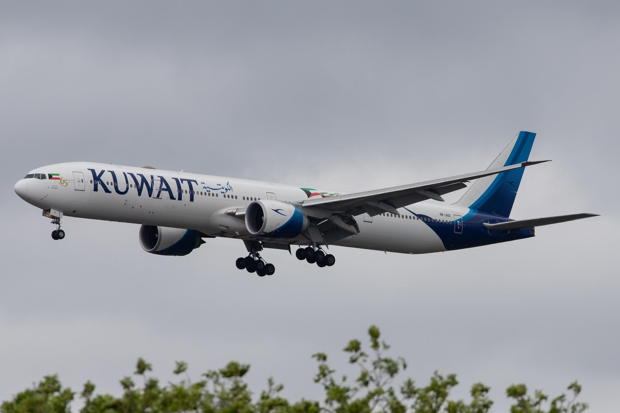 London Heathrow Airport: Kuwait Airways (KU / KAC) |  Boeing 777-369(ER) B77W | 9K-AOI | MSN 62566