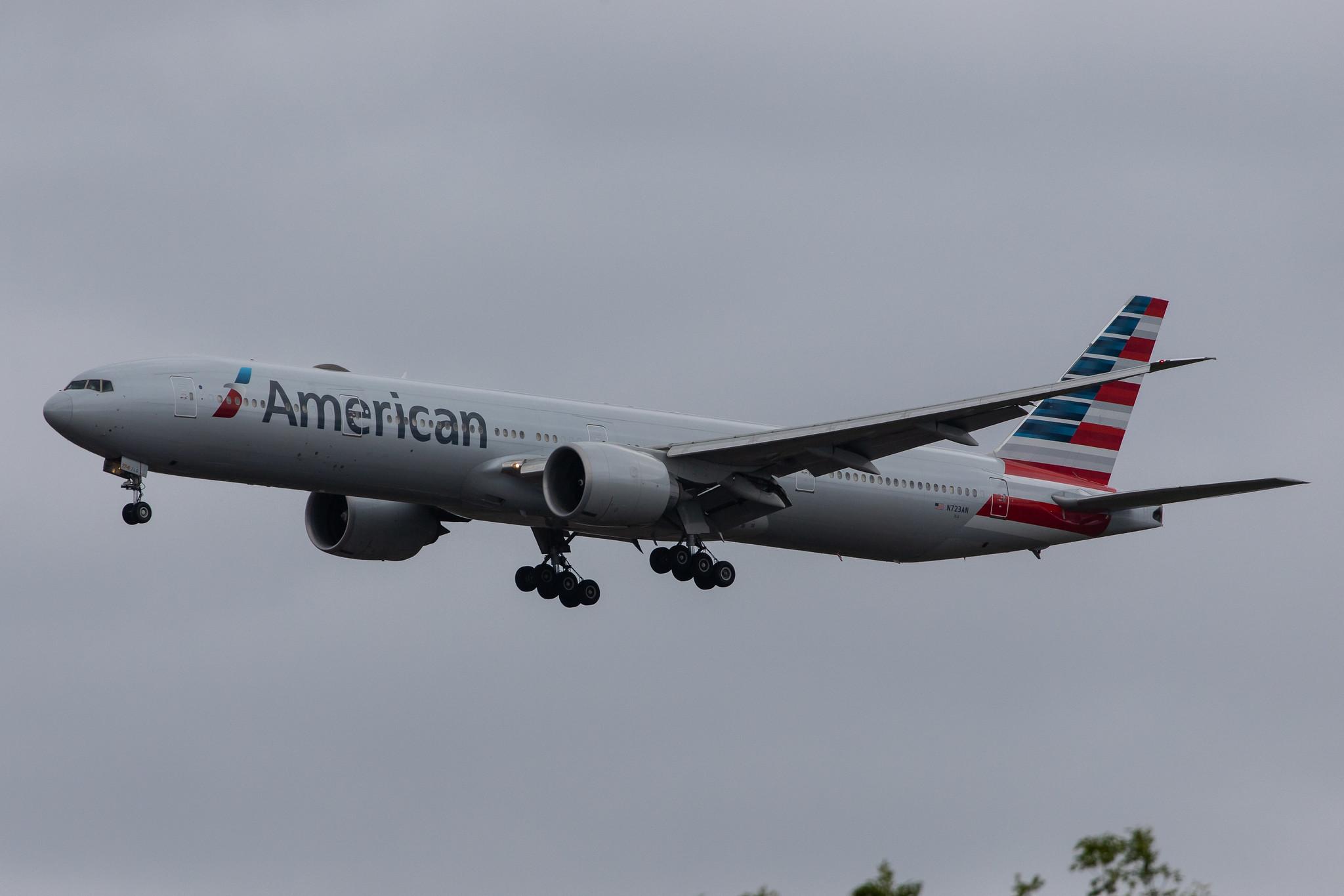 London Heathrow Airport: American Airlines (AA / AAL) |  Boeing 777-323(ER) B77W | N723AN | MSN 33125