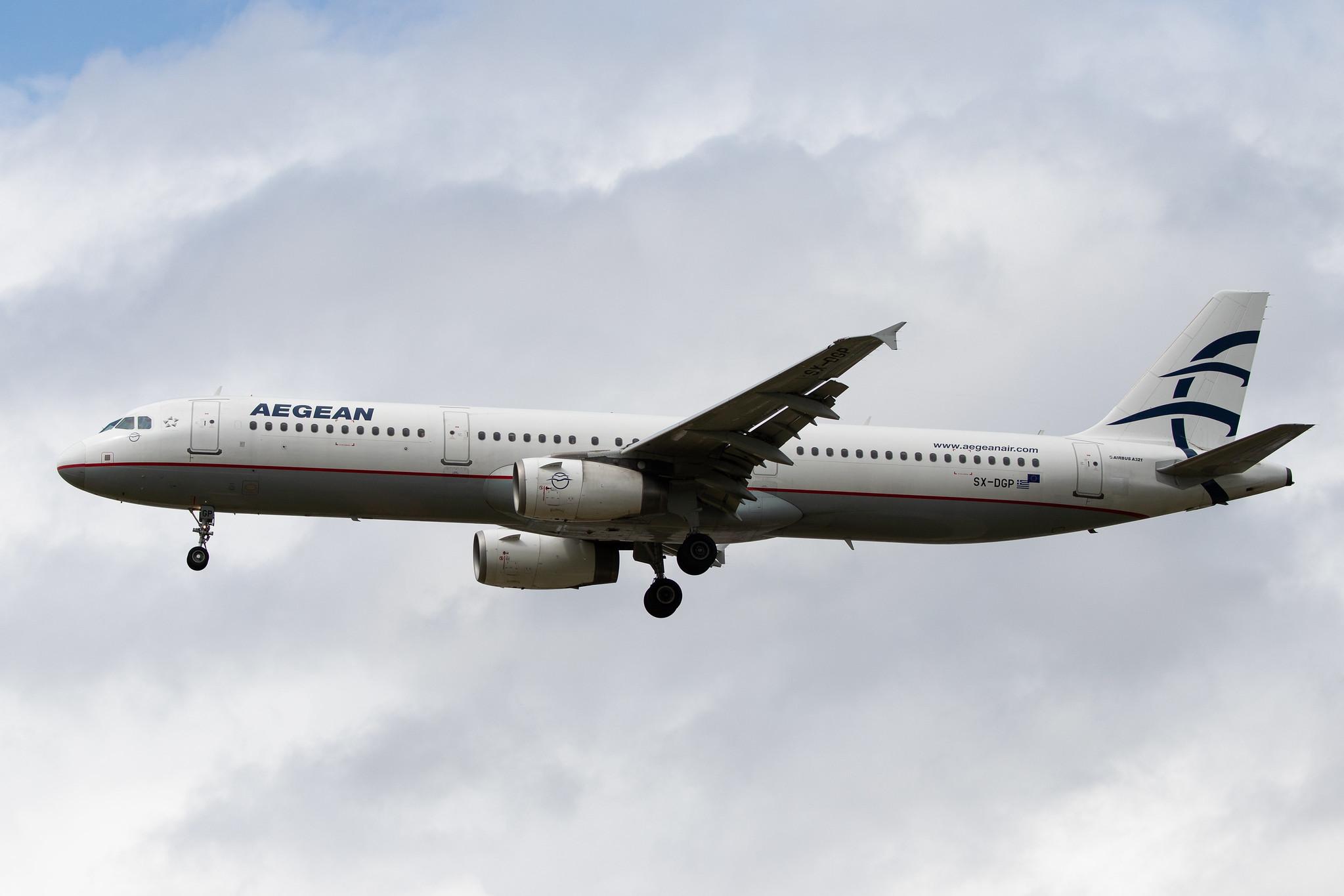 London Heathrow Airport: Aegean Airlines (A3 / AEE) |  Airbus A321-232 A321 | SX-DGP | MSN 3302