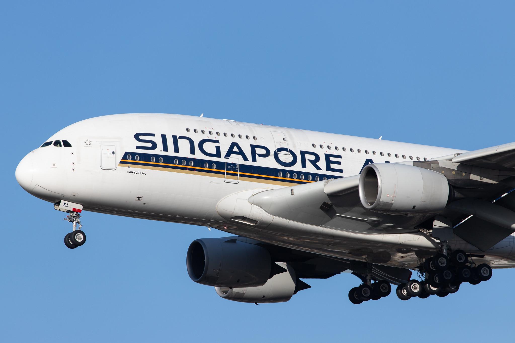 London Heathrow Airport: Singapore Airlines (SQ / SIA) |  Airbus A380-841 A388 | 9V-SKL | MSN 058