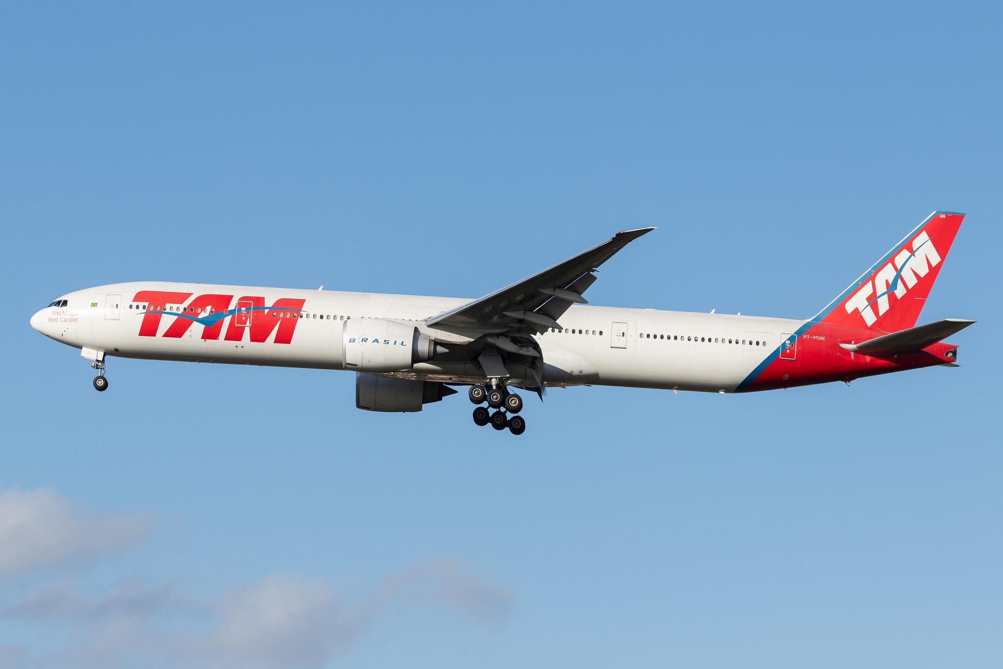 London Heathrow Airport: LATAM Airlines (LA / LAN) | Operator: LATAM Brasil |  Boeing 777-32W(ER) B77W | PT-MUH | MSN 38889