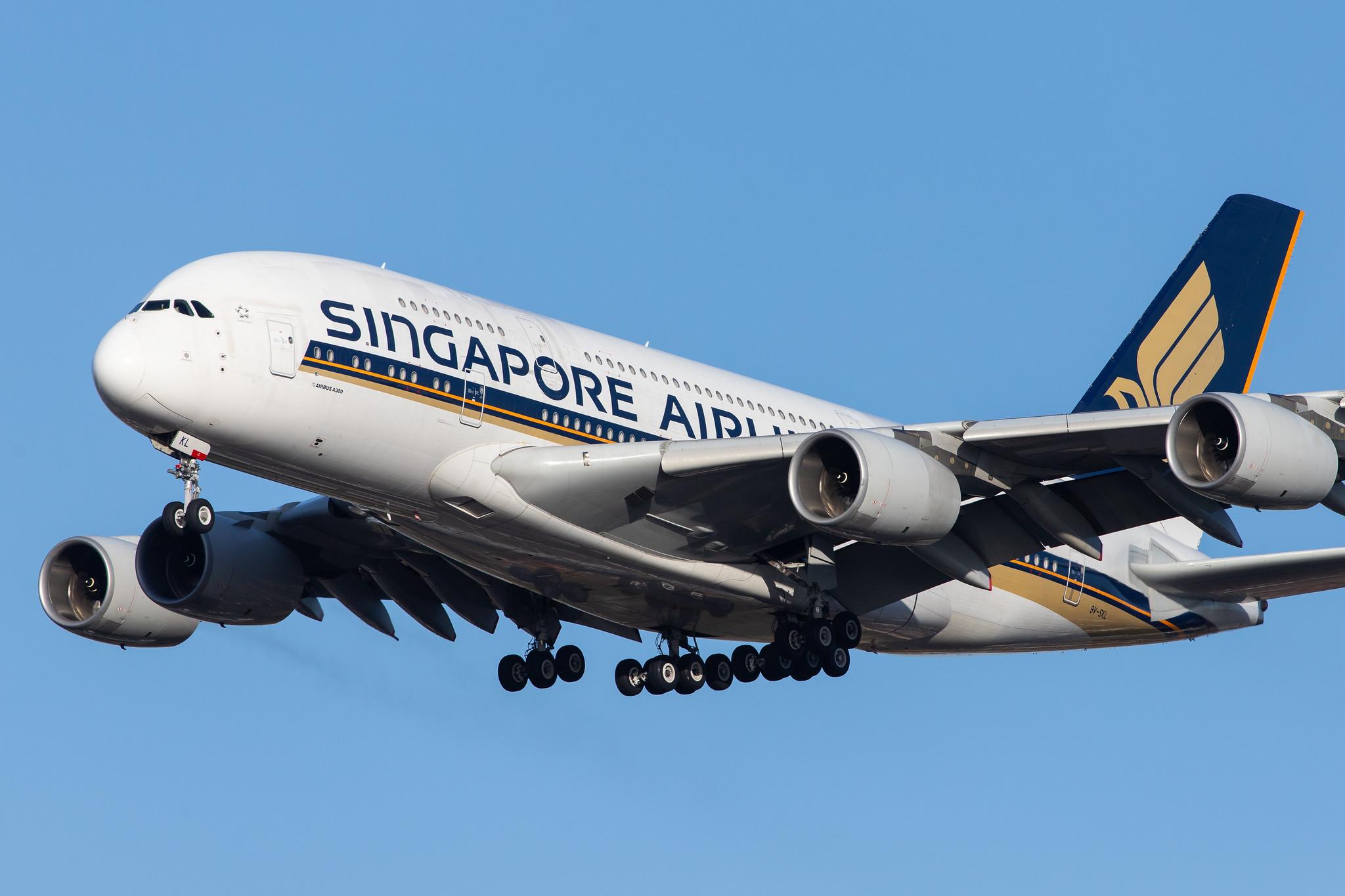 London Heathrow Airport: Singapore Airlines (SQ / SIA) |  Airbus A380-841 A388 | 9V-SKL | MSN 058