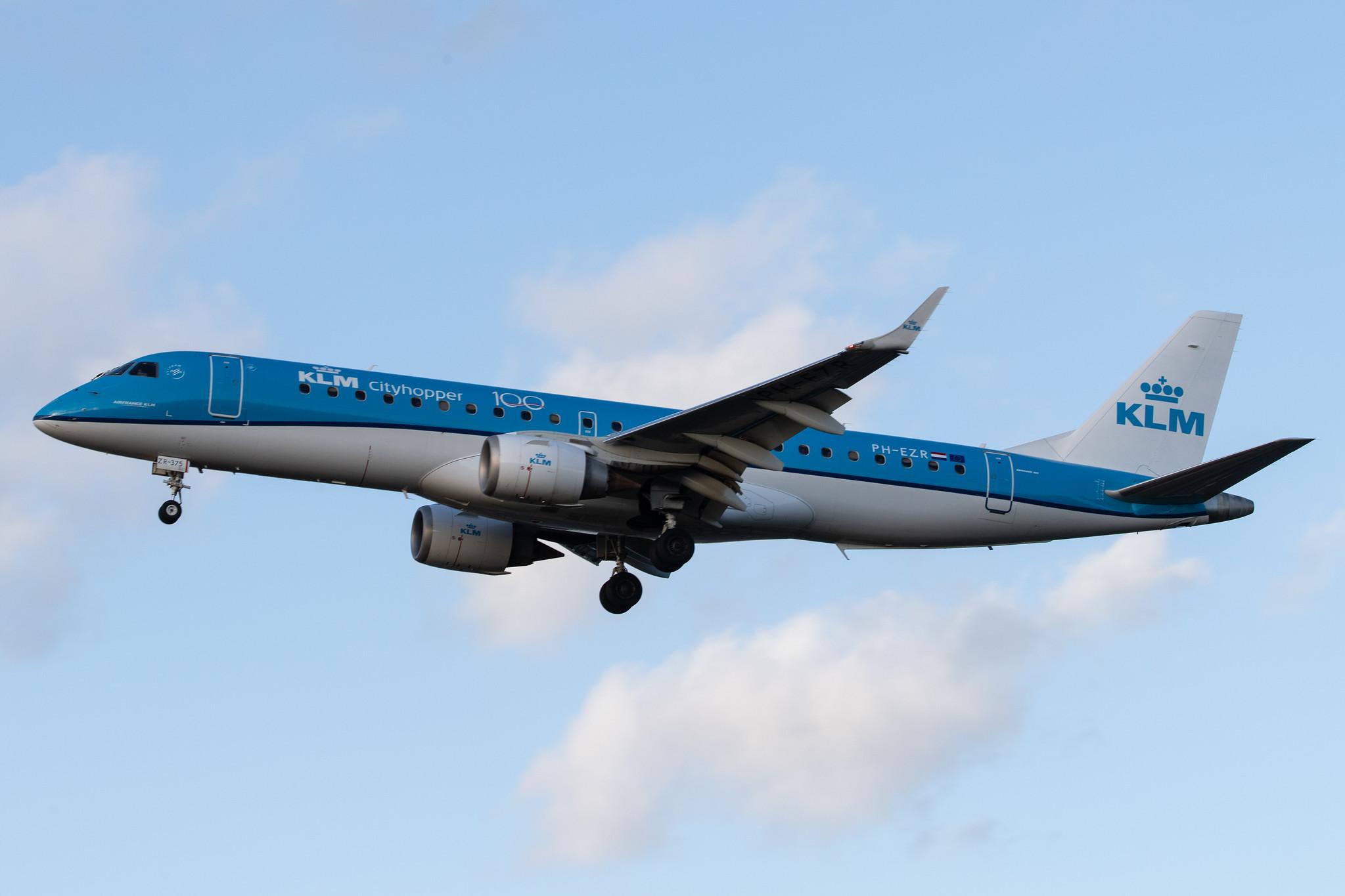 London Heathrow Airport: KLM (KL / KLM) | Operator: KLM Cityhopper |  Embraer E190STD E190 | PH-EZR | MSN 19000375