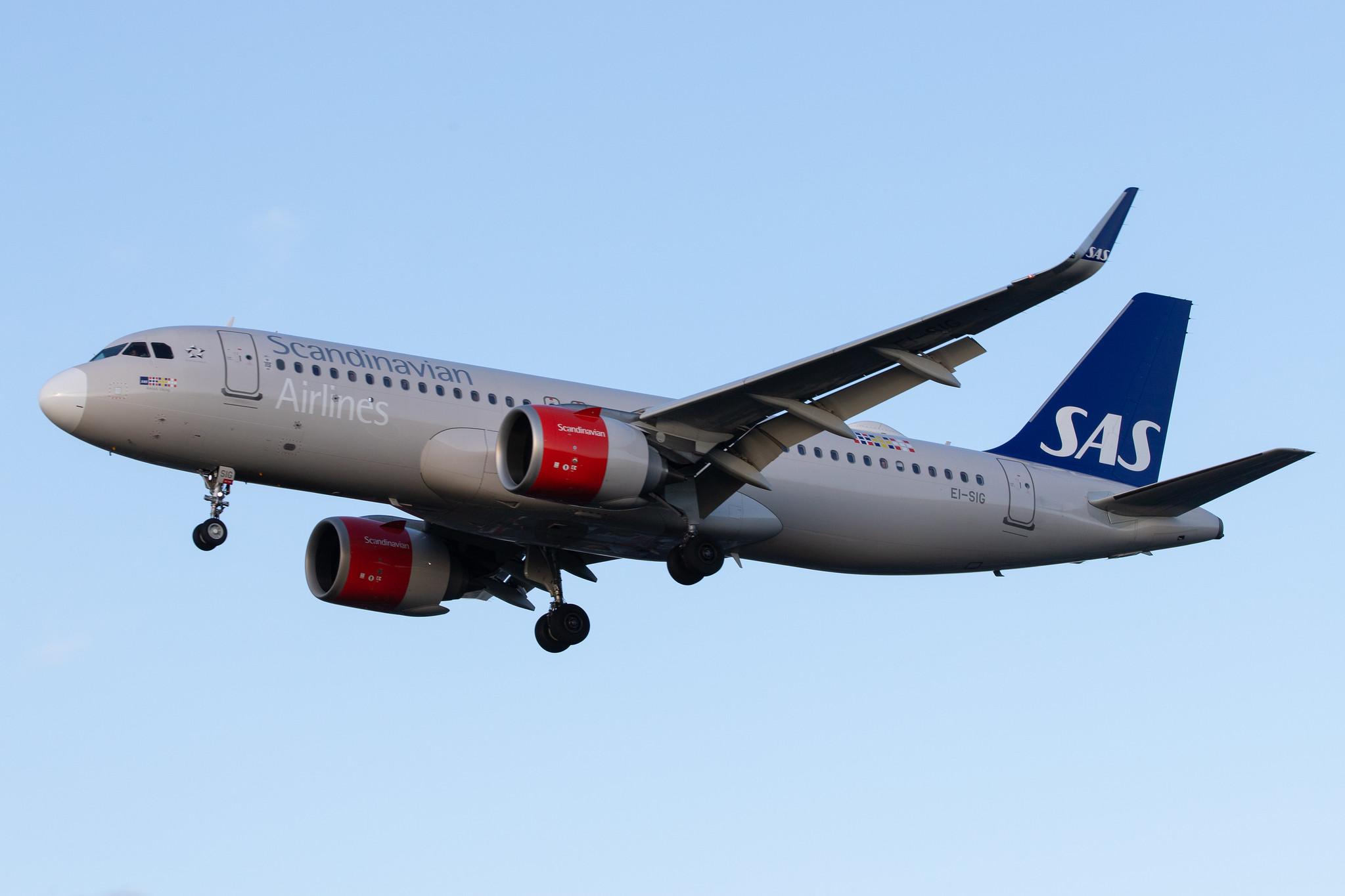 London Heathrow Airport: SAS (SK / SAS) | Operator: SAS Ireland |  Airbus A320-251N A20N | EI-SIG | MSN 8333