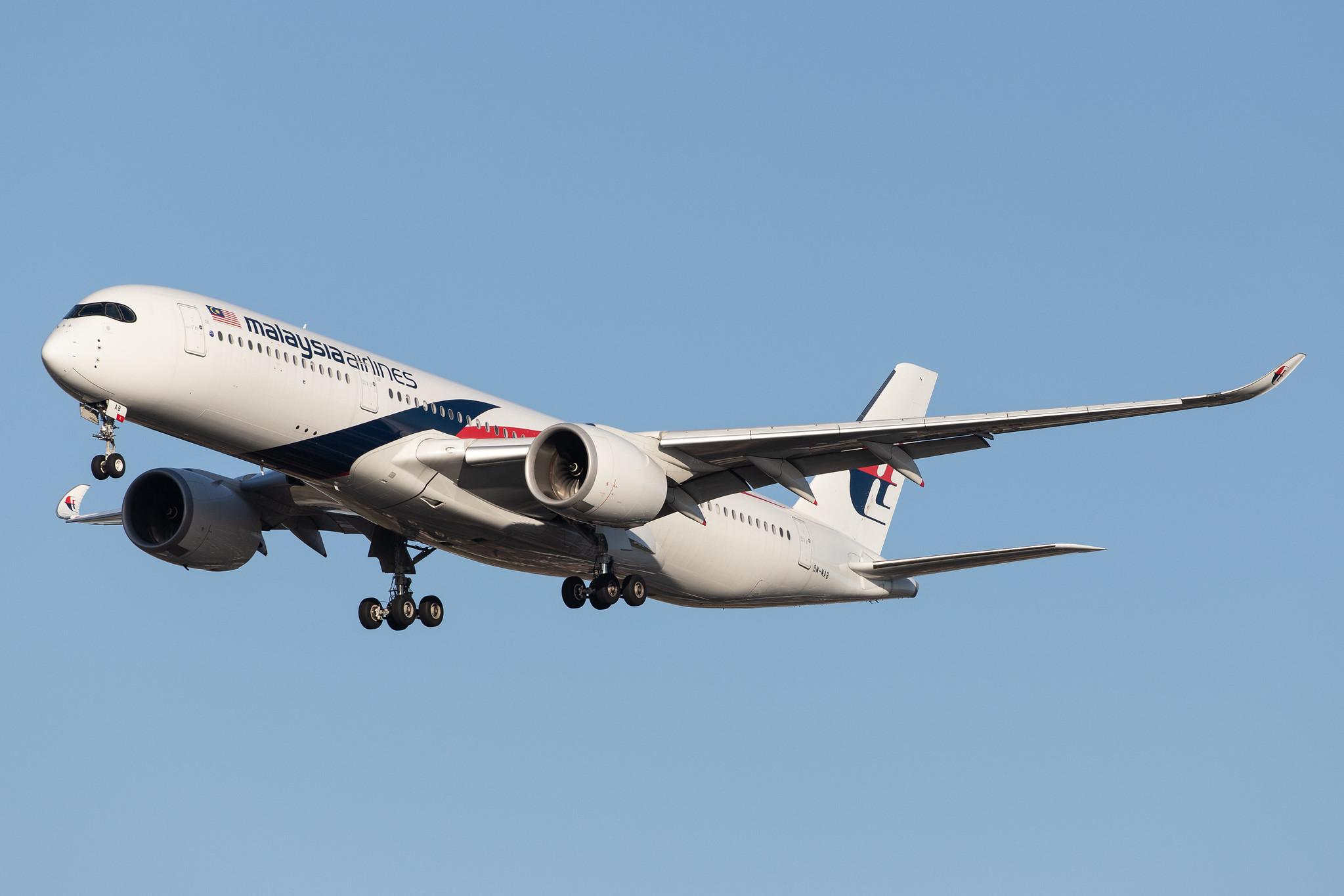 London Heathrow Airport: Malaysia Airlines (MH / MAS) |  Airbus A350-941 A359 | 9M-MAB | MSN 159