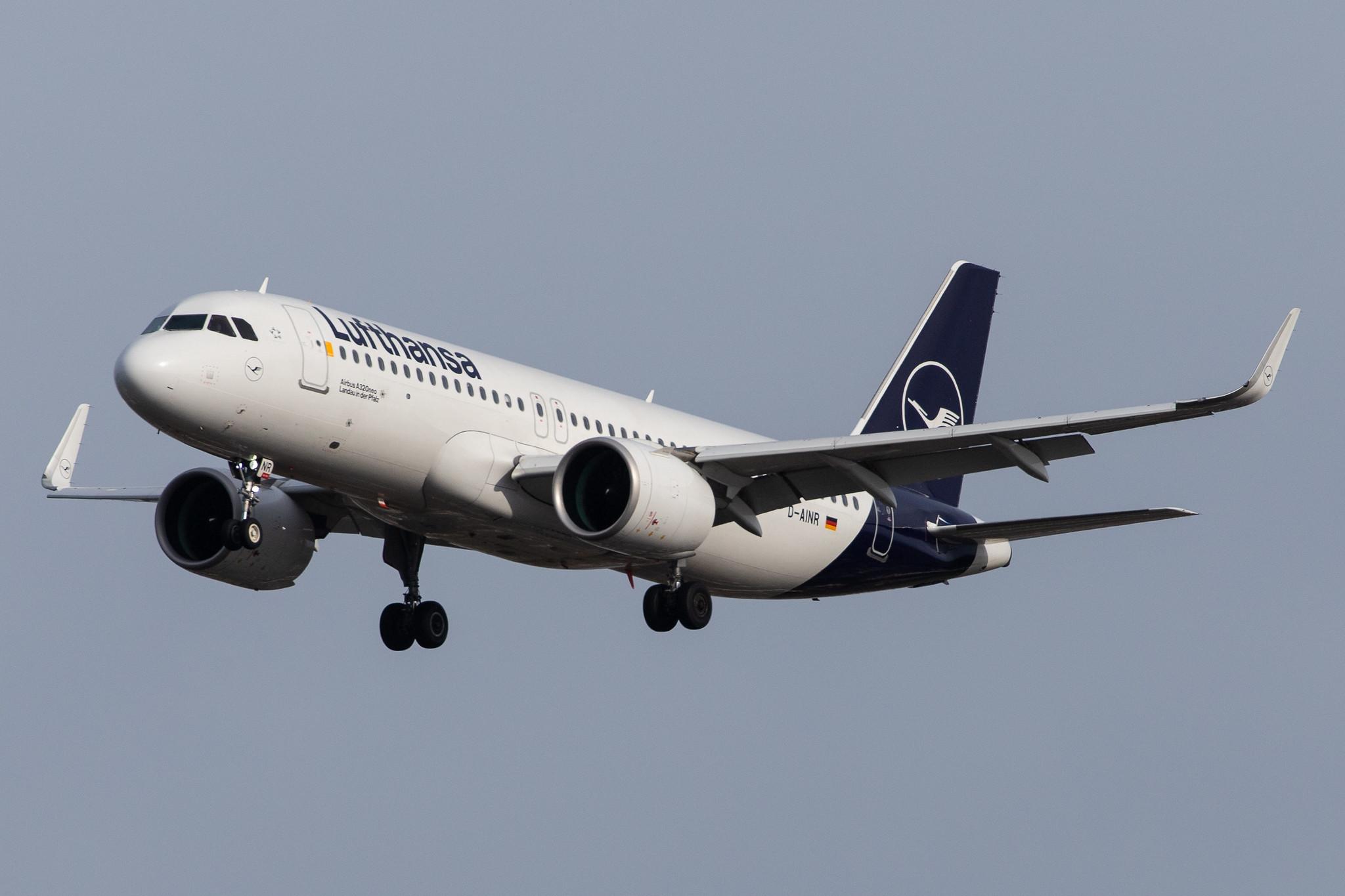 London Heathrow Airport: Lufthansa (LH / DLH) |  Airbus A320-271N A20N | D-AINR | MSN 8725