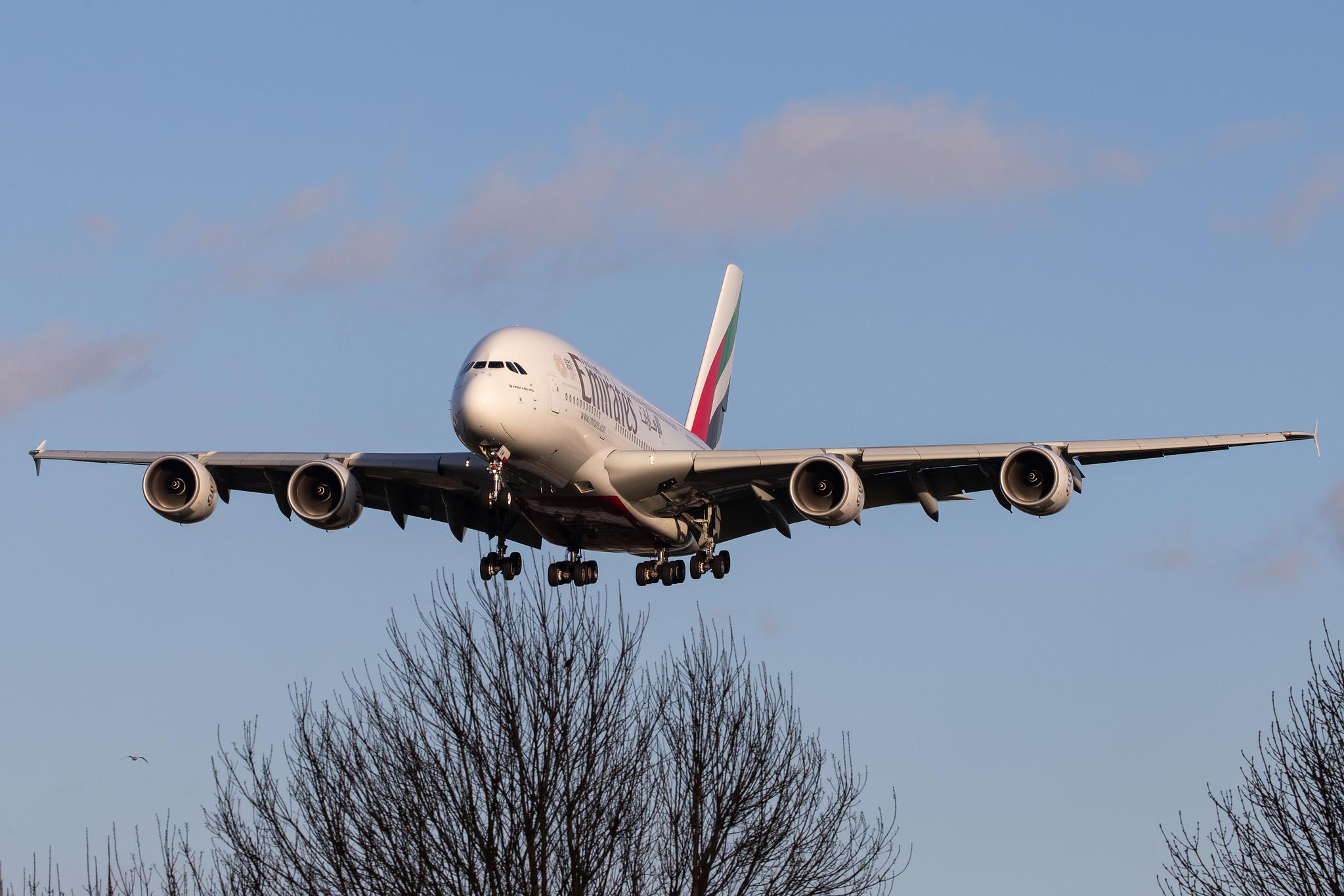 London Heathrow Airport: Emirates (EK / UAE) |  Airbus A380-842 A388 | A6-EUM | MSN 225