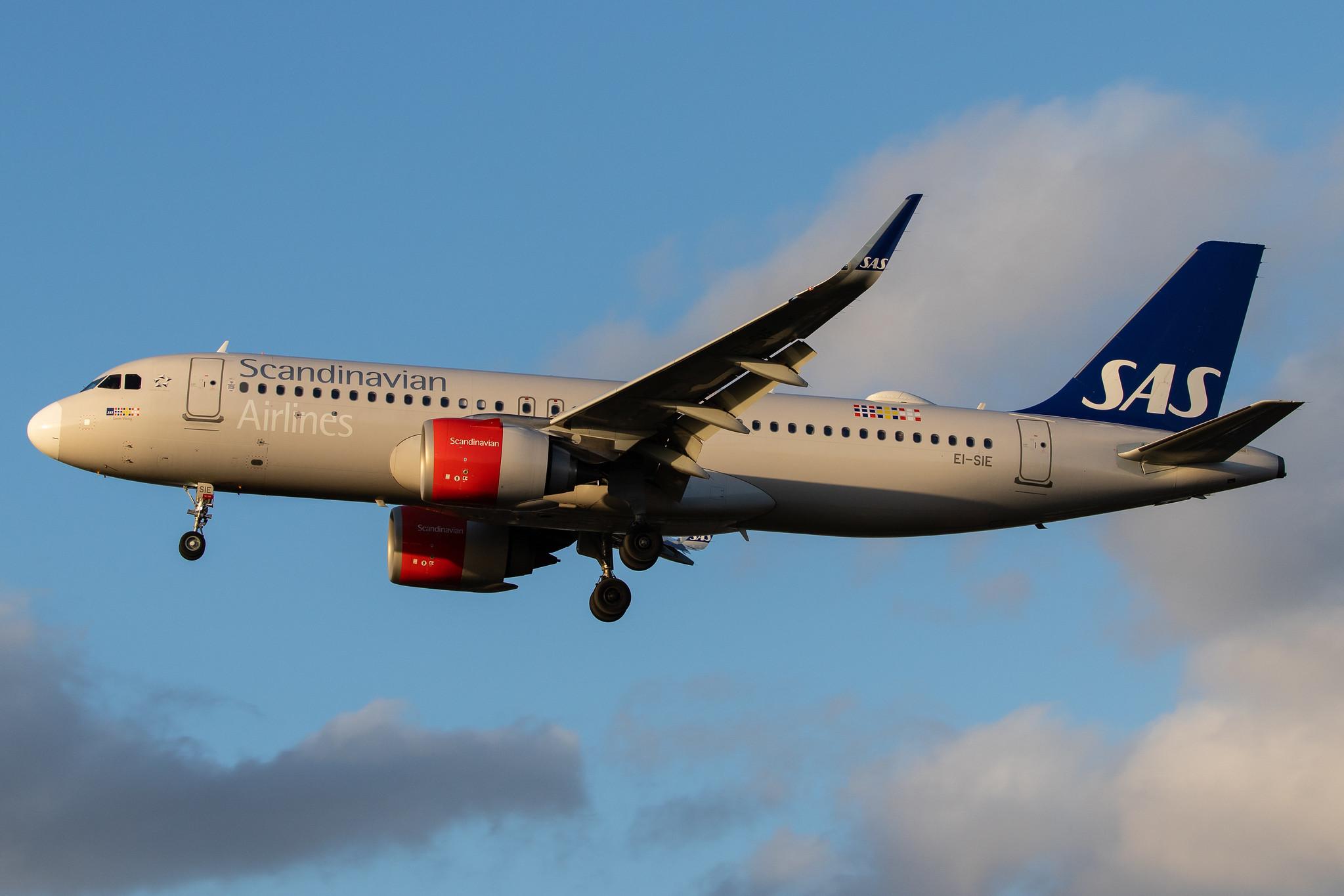 London Heathrow Airport: SAS (SK / SAS) | Operator: SAS Ireland |  Airbus A320-251N A20N | EI-SIE | MSN 8058