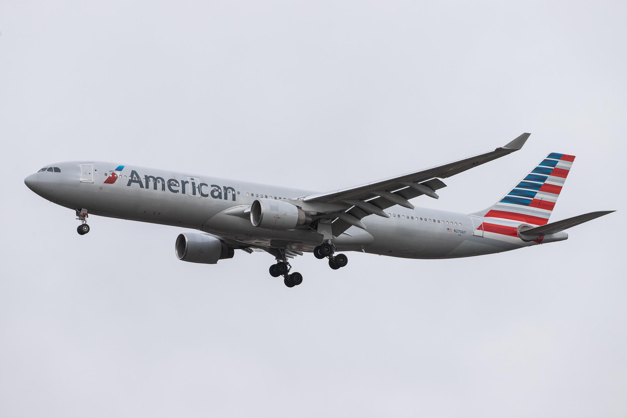 London Heathrow Airport: American Airlines (AA / AAL) |  Airbus A330-323 A333 | N270AY | MSN 0315