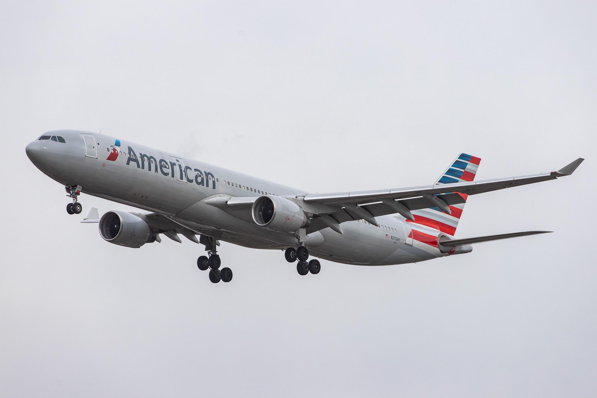 London Heathrow Airport: American Airlines (AA / AAL) |  Airbus A330-323 A333 | N270AY | MSN 0315