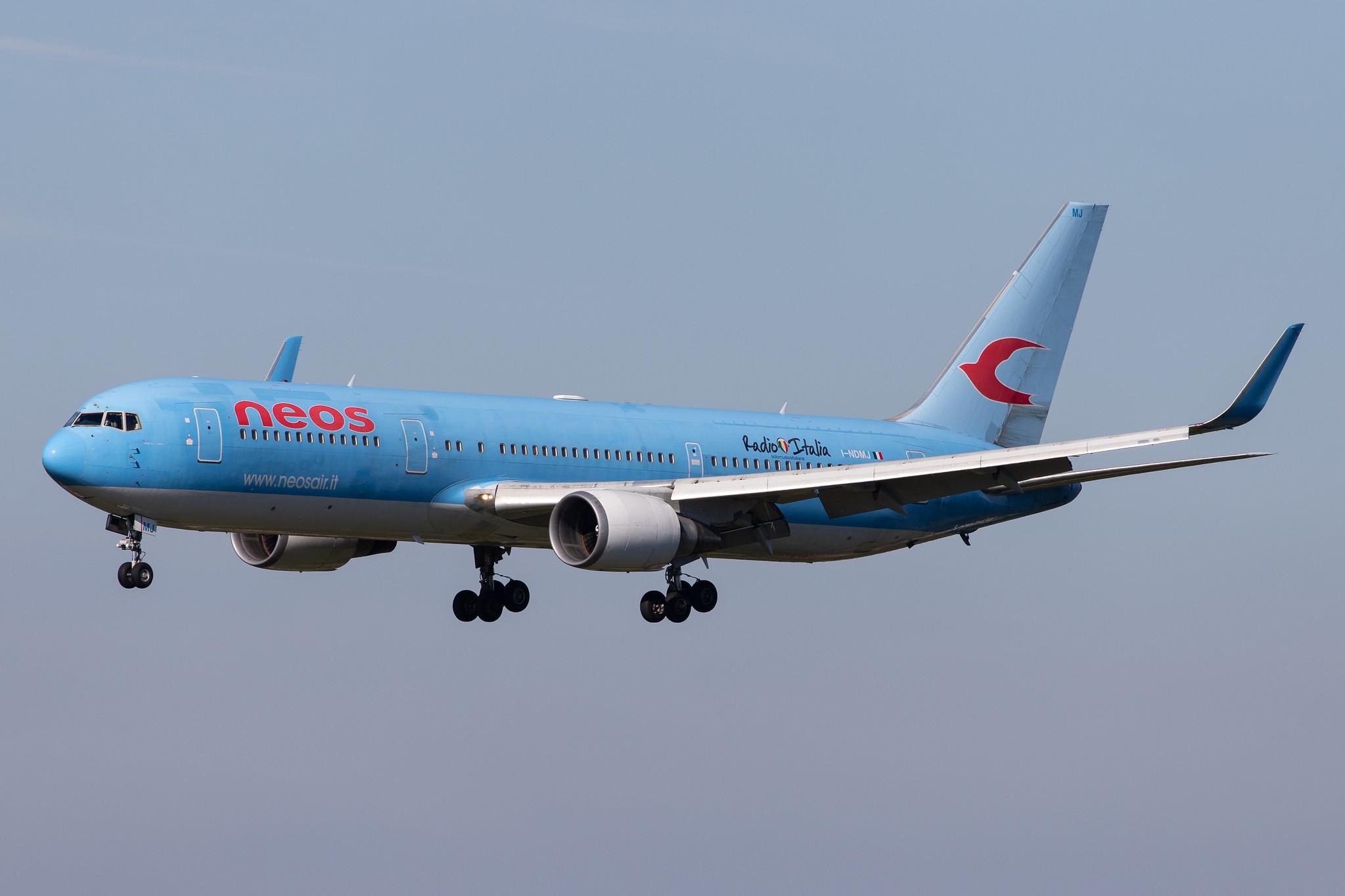 Hamburg Airport: Neos |  Boeing 767-306(ER) B763 | I-NDMJ | MSN 27958