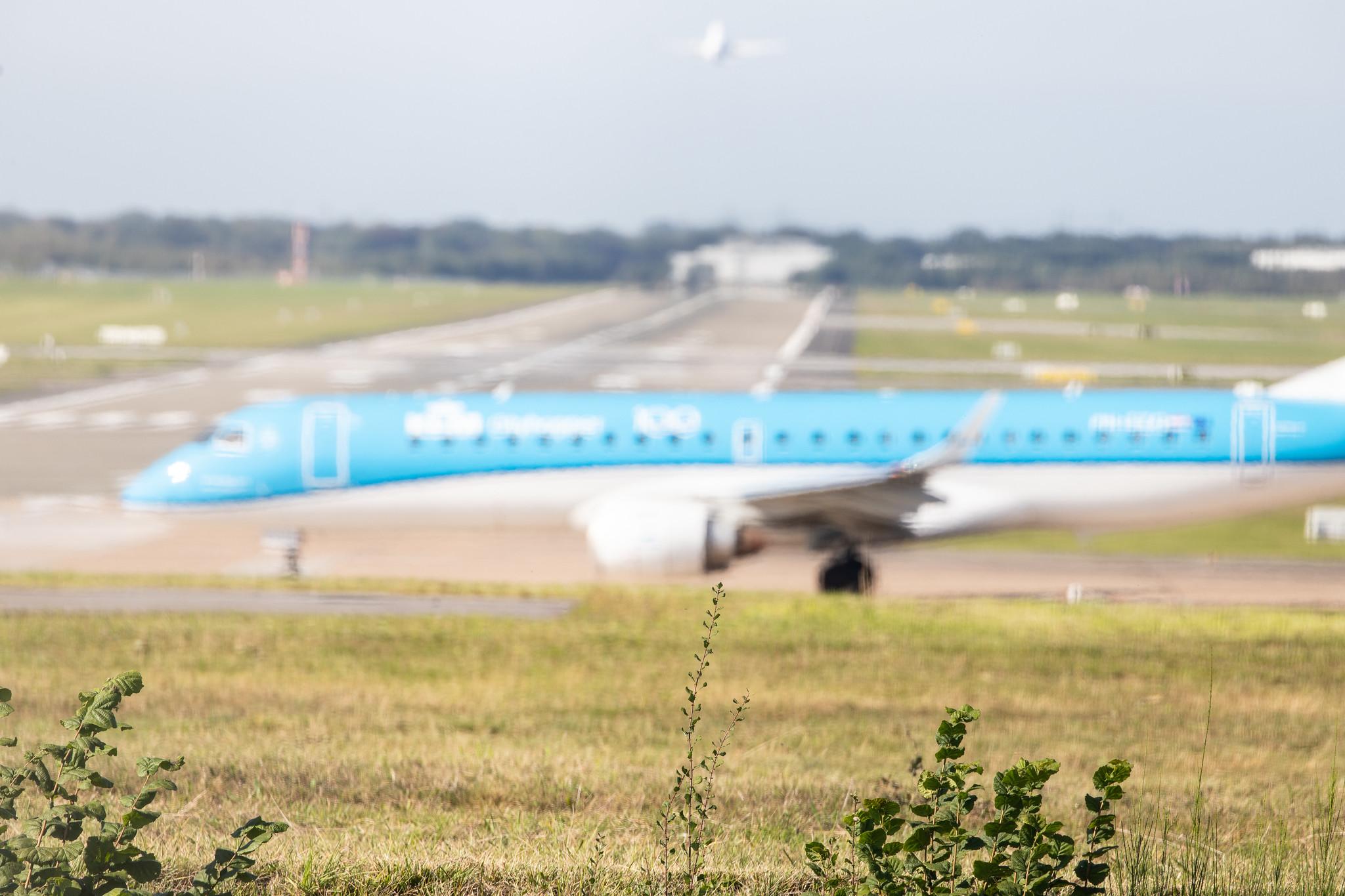 Hamburg Airport: KLM (KL / KLM) | Operator: KLM Cityhopper |  Embraer ERJ-190STD E190 | PH-EZG | MSN 19000315