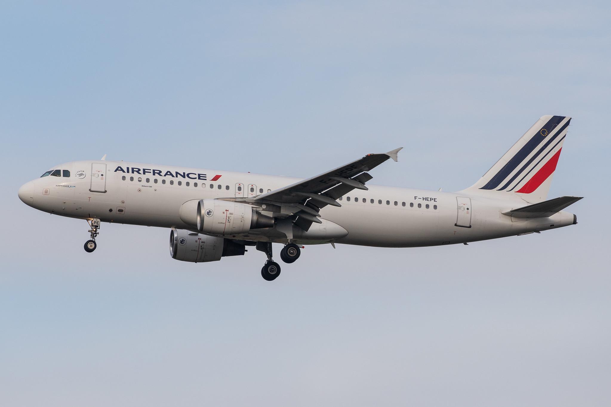 London Heathrow Airport: Air France (AF / AFR) |  Airbus A320-214 A320 | F-HEPE | MSN 4298