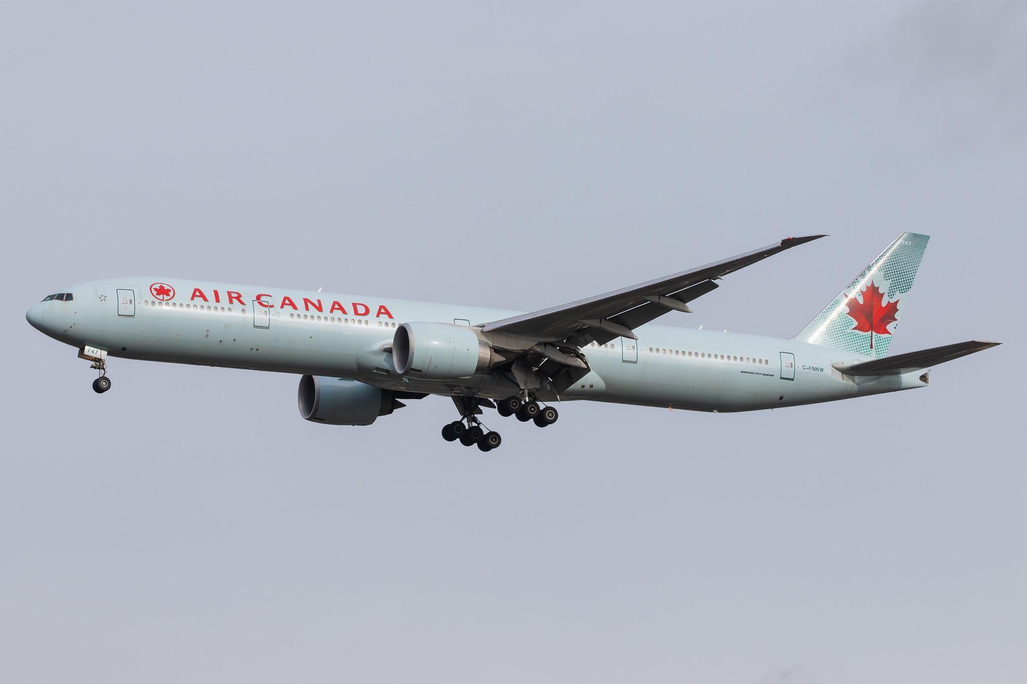 London Heathrow Airport: Air Canada (AC / ACA) |  Boeing 777-333(ER) B77W | C-FNNW | MSN 43250