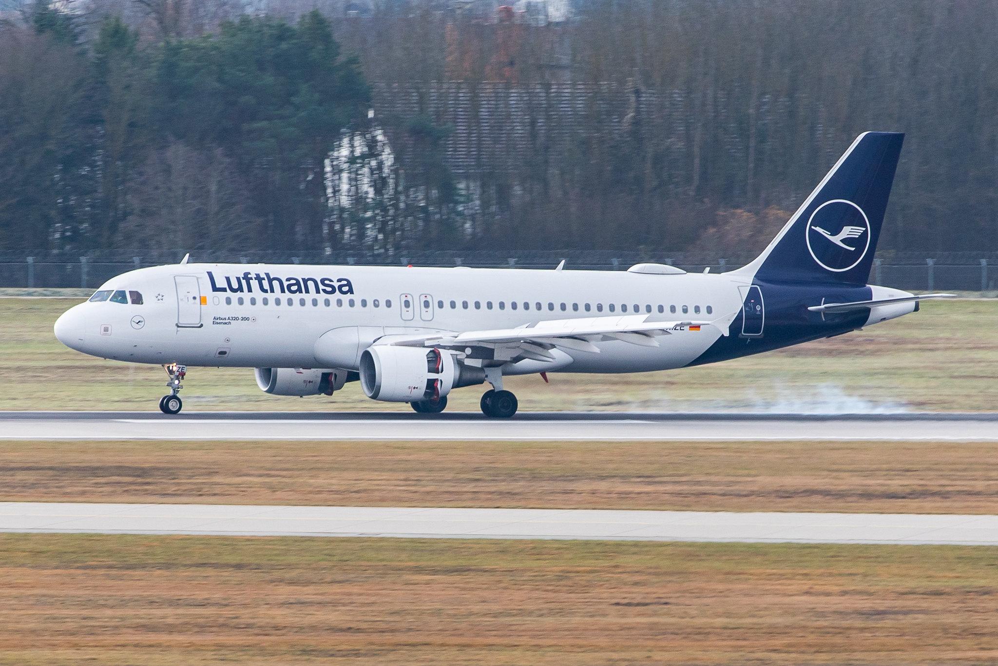 Munich Airport: Lufthansa (LH / DLH) |  Airbus A320-214 A320 | D-AIZE | MSN 4261