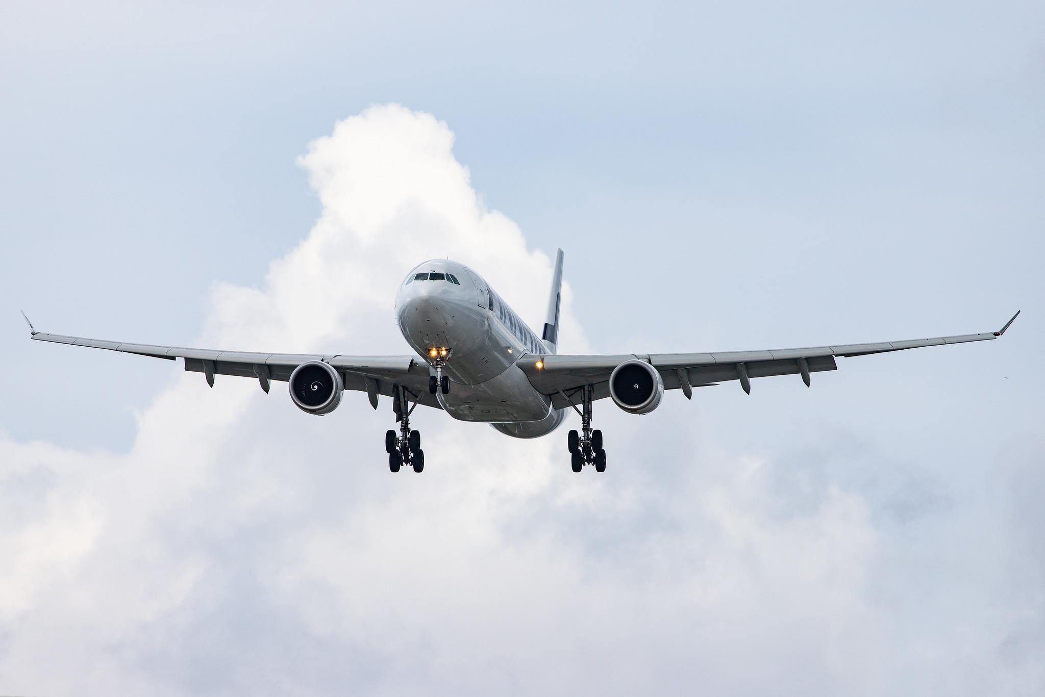 London Heathrow Airport: Finnair (AY / FIN) |  Airbus A330-302 A333 | OH-LTM | MSN 0994