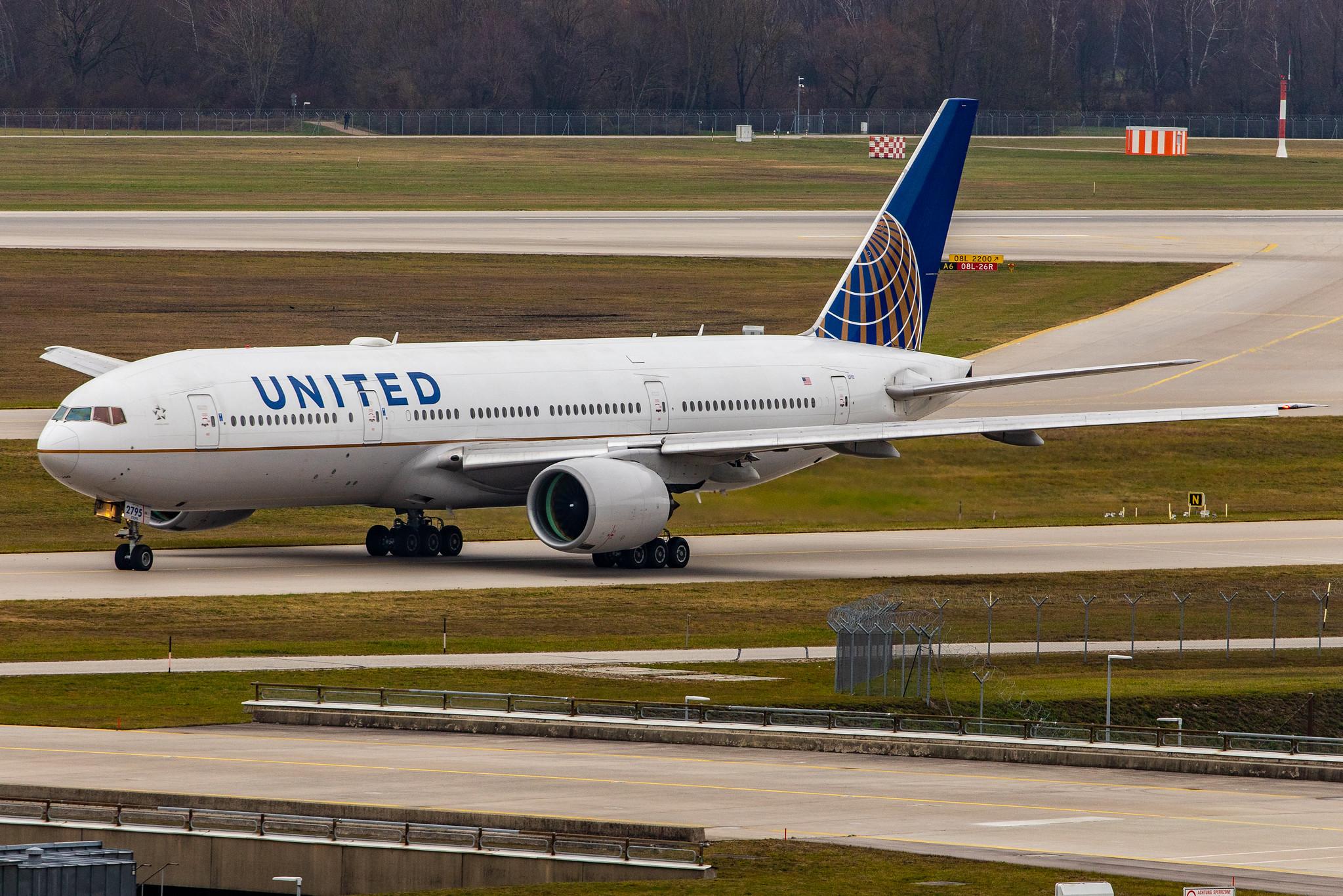 Munich Airport: United Airlines (UA / UAL) |  Boeing 777-222(ER) B772 | N795UA | MSN 26927