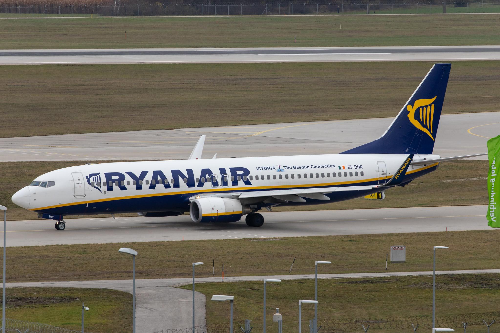 Munich Airport: Ryanair (FR / RYR) |  Boeing 737-8AS B738 | EI-DHR | MSN 33822