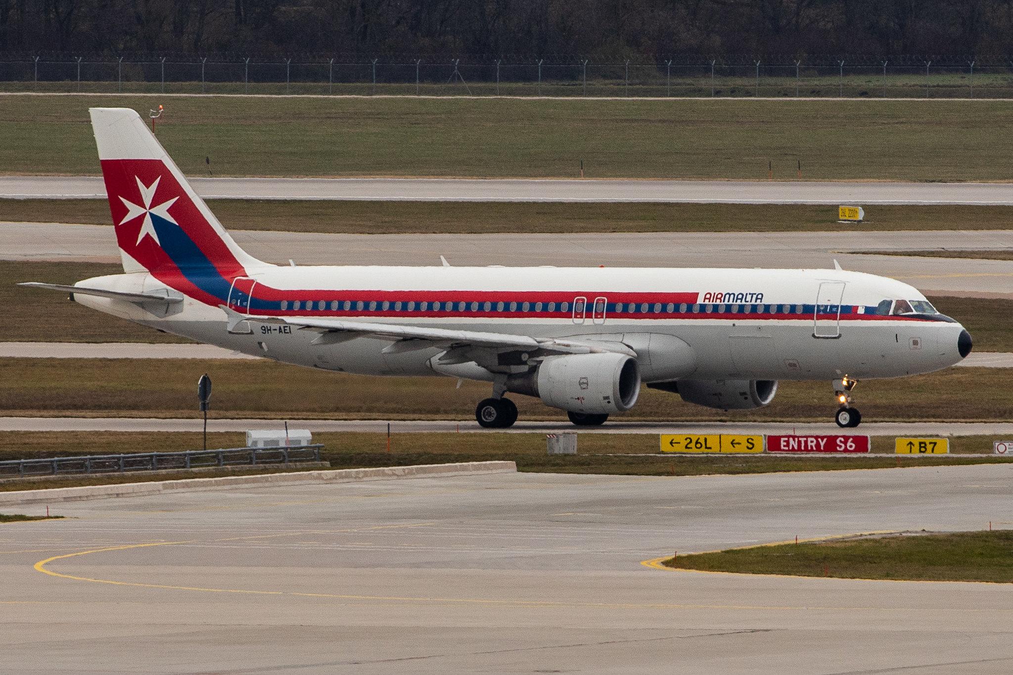 Munich Airport: Air Malta (KM / AMC) |  Livery: Retro Livery |  Airbus A320-214 A320 | 9H-AEI | MSN 2189