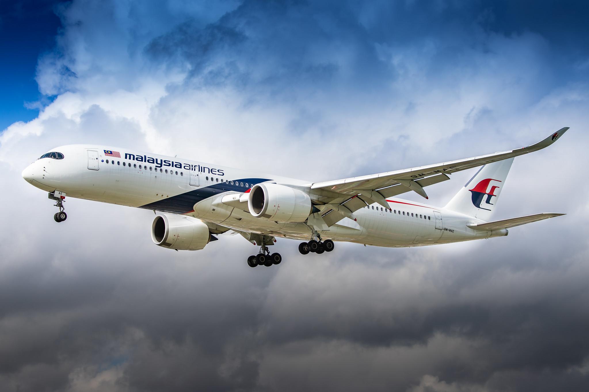 London Heathrow Airport: Malaysia Airlines (MH / MAS) |  Airbus A350-941 A359 | 9M-MAE | MSN 195