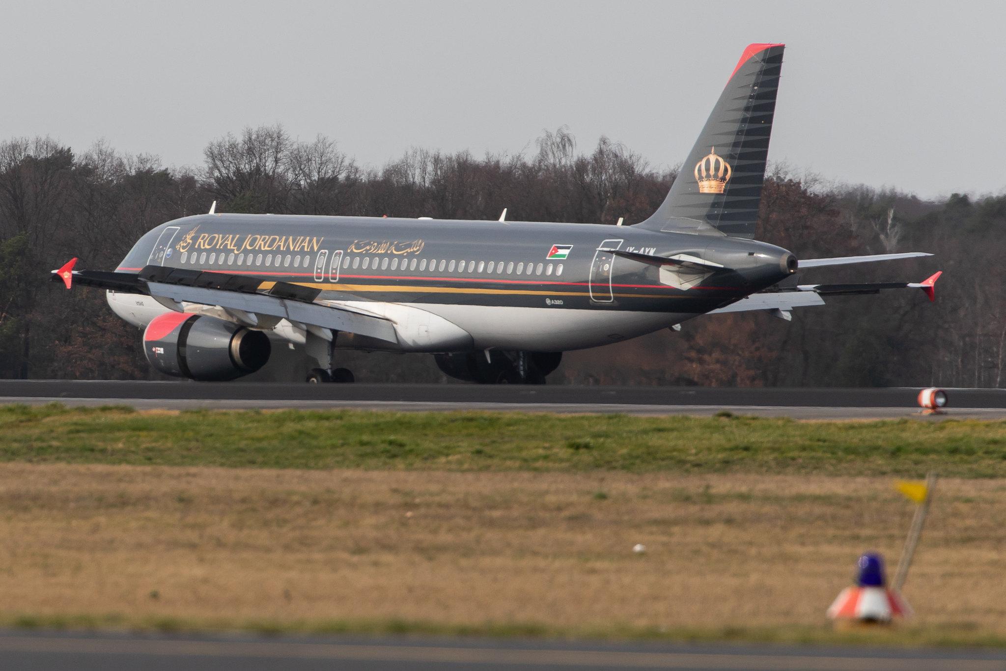 Flughafen Berlin Tegel (TXL): Royal Jordanian (RJ / RJA) |  Airbus A320-232 A320 | JY-AYW | MSN 5367