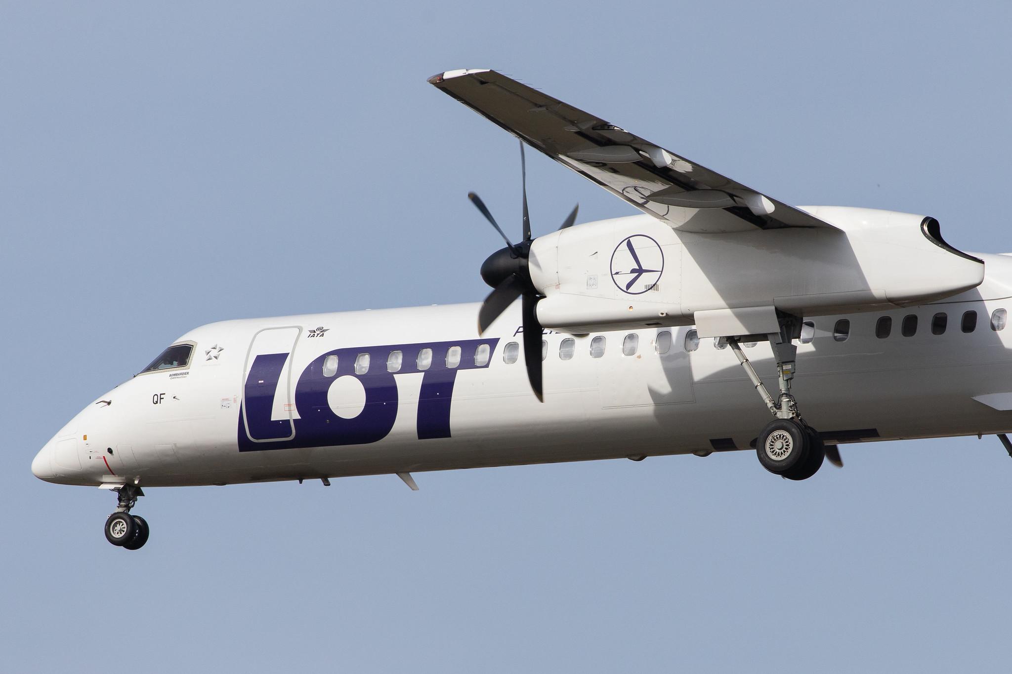 Flughafen Berlin Tegel (TXL): LOT (LO / LOT) |  De Havilland Canada Dash 8-400 DH8D | SP-EQF | MSN 4422