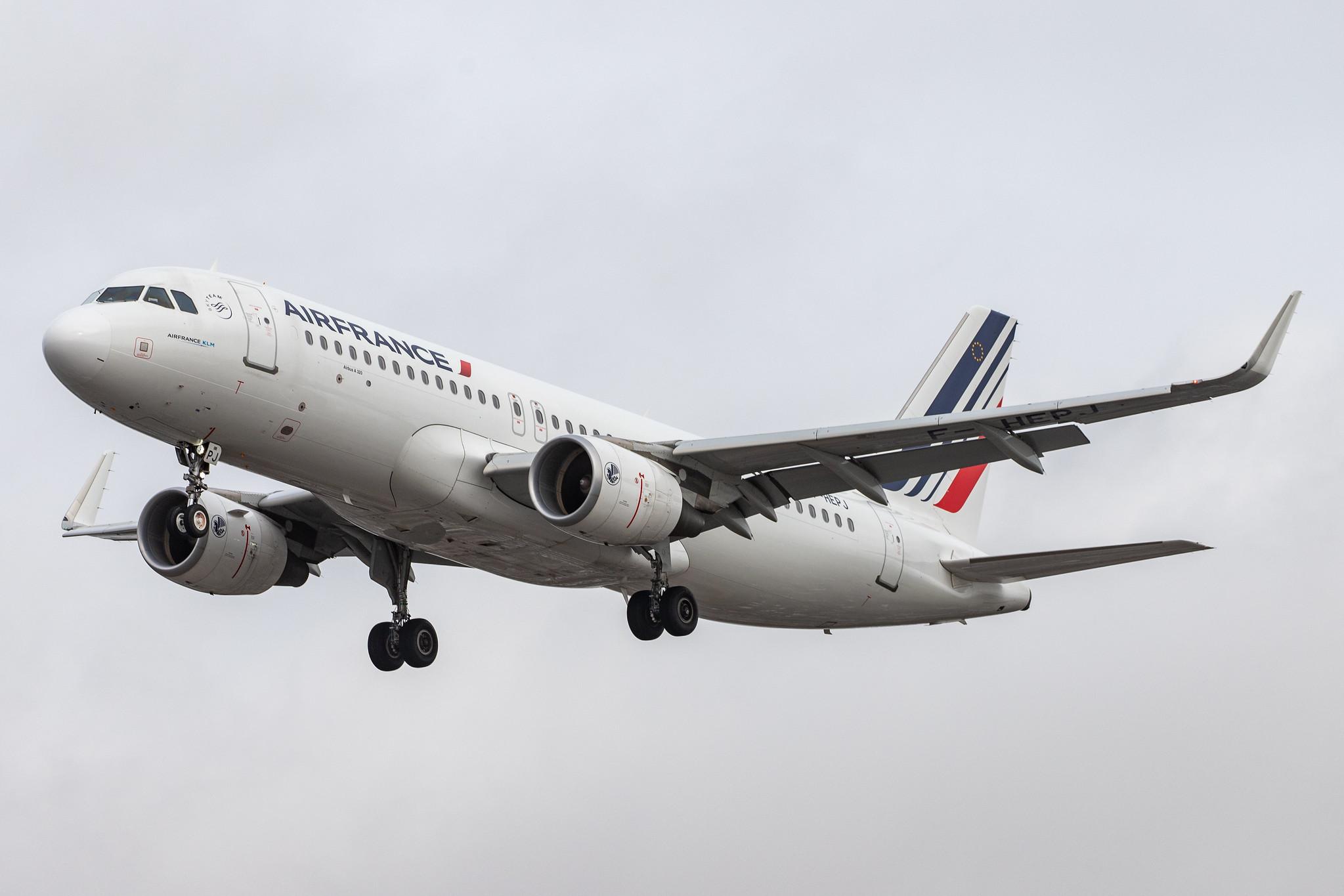London Heathrow Airport: Air France (AF / AFR) |  Airbus A320-214 A320 | F-HEPJ | MSN 7873