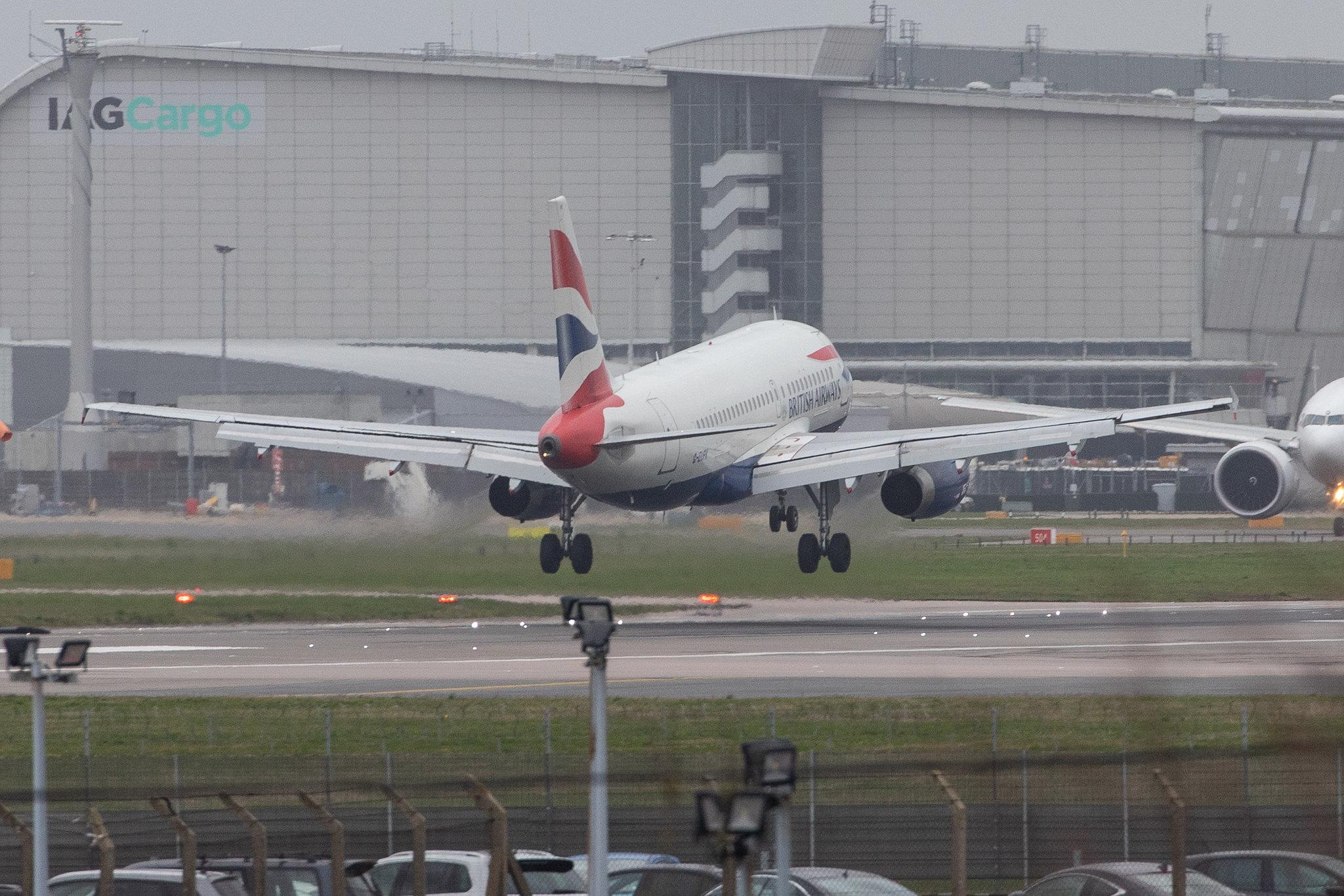London Heathrow Airport: British Airways (BA / BAW) |  Airbus A319-131 A319 | G-EUPK | MSN 1236