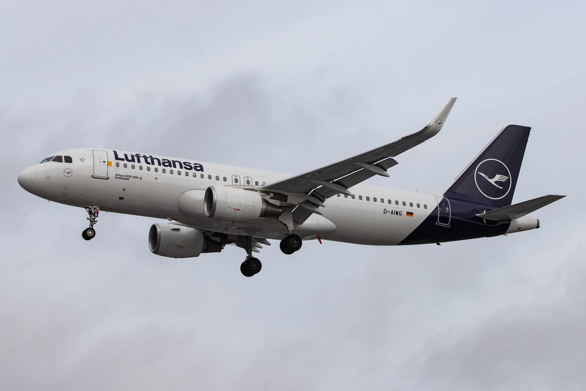 London Heathrow Airport: Lufthansa (LH / DLH) |  Airbus A320-214 A320 | D-AIWG | MSN 8902