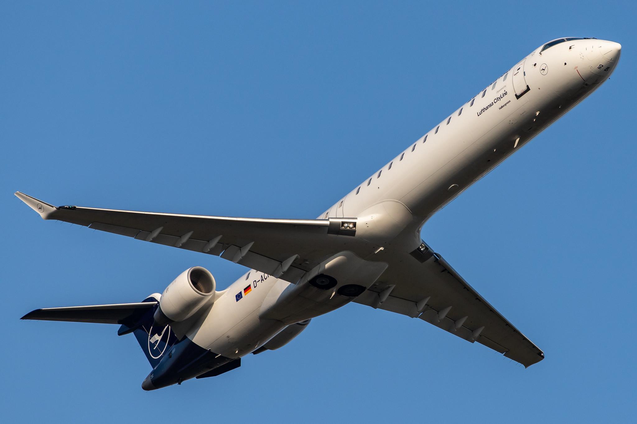 Hamburg Airport: Lufthansa (LH / DLH) | Operator: Lufthansa CityLine |  Bombardier CRJ-900LR CRJ9 | D-ACNQ | MSN 15260