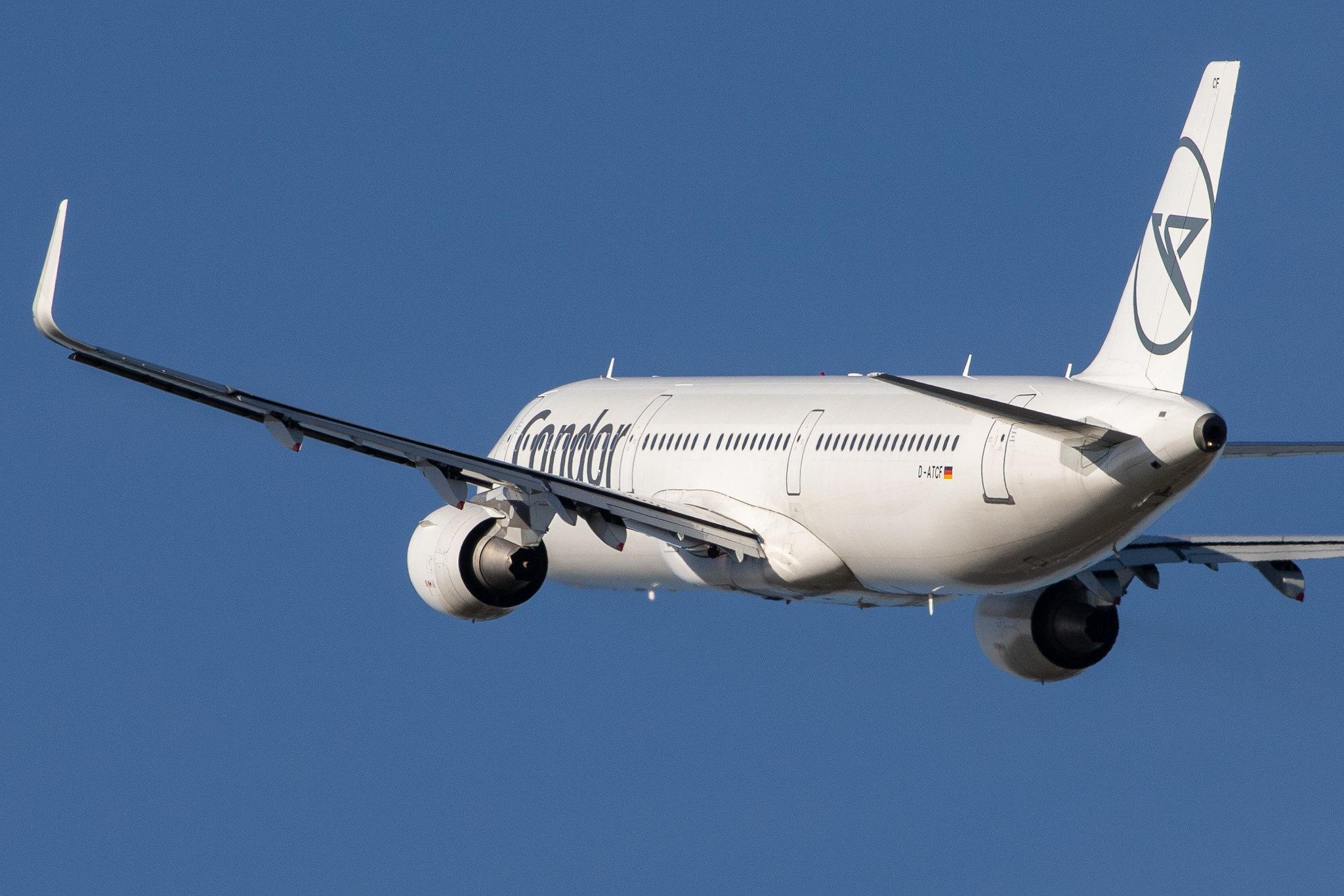 Hamburg Airport: Condor (DE / CFG) |  Airbus A321-211 A321 | D-ATCF | MSN 5843