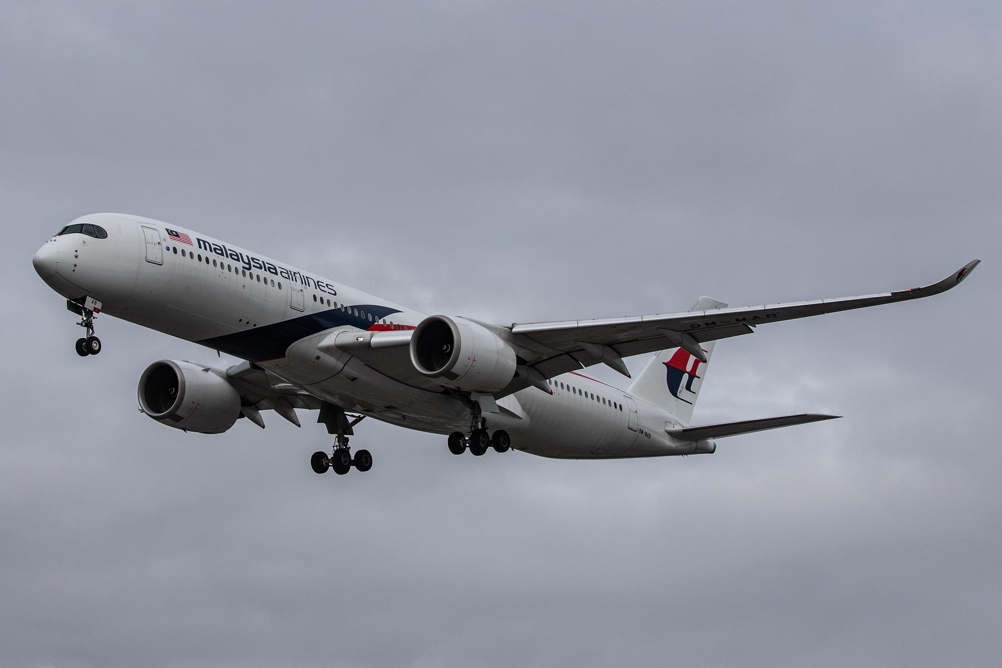 London Heathrow Airport: Malaysia Airlines (MH / MAS) |  Airbus A350-941 A359 | 9M-MAB | MSN 159