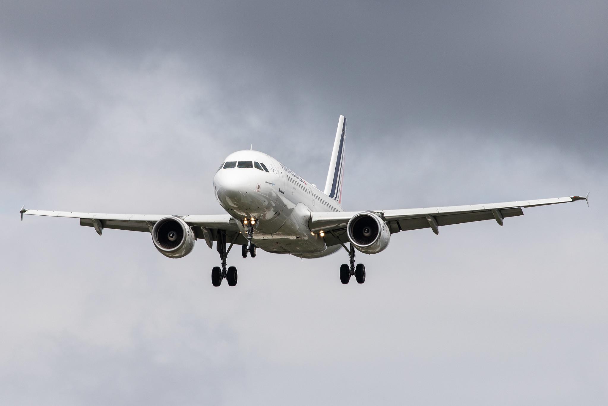 London Heathrow Airport: Air France (AF / AFR) |  Airbus A319-111 A319 | F-GRHS | MSN 1444