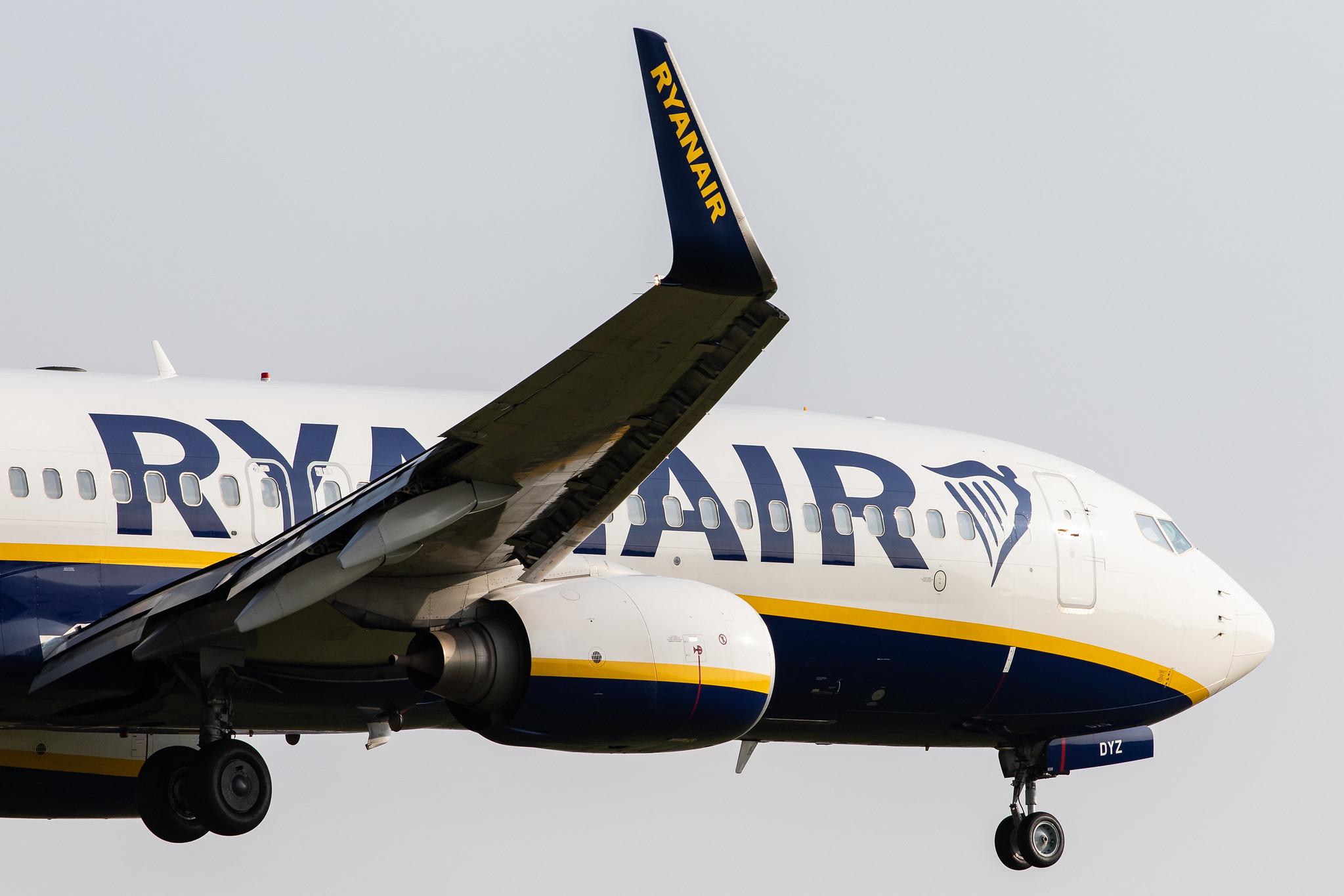 Hamburg Airport: Ryanair (FR / RYR) |  Boeing 737-8AS B738 | EI-DYZ | MSN 37518