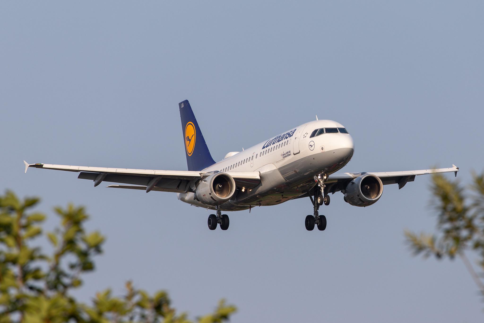 Hamburg Airport: Lufthansa (LH / DLH) |  Airbus A319-114 A319 | D-AILA | MSN 0609