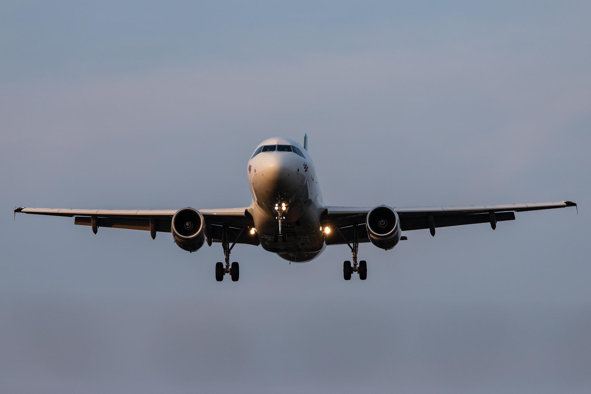 Hamburg Airport: Eurowings (EW / EWG) | Operator: Eurowings Europe |  Airbus A319-132 A319 | D-AGWI | MSN 3358