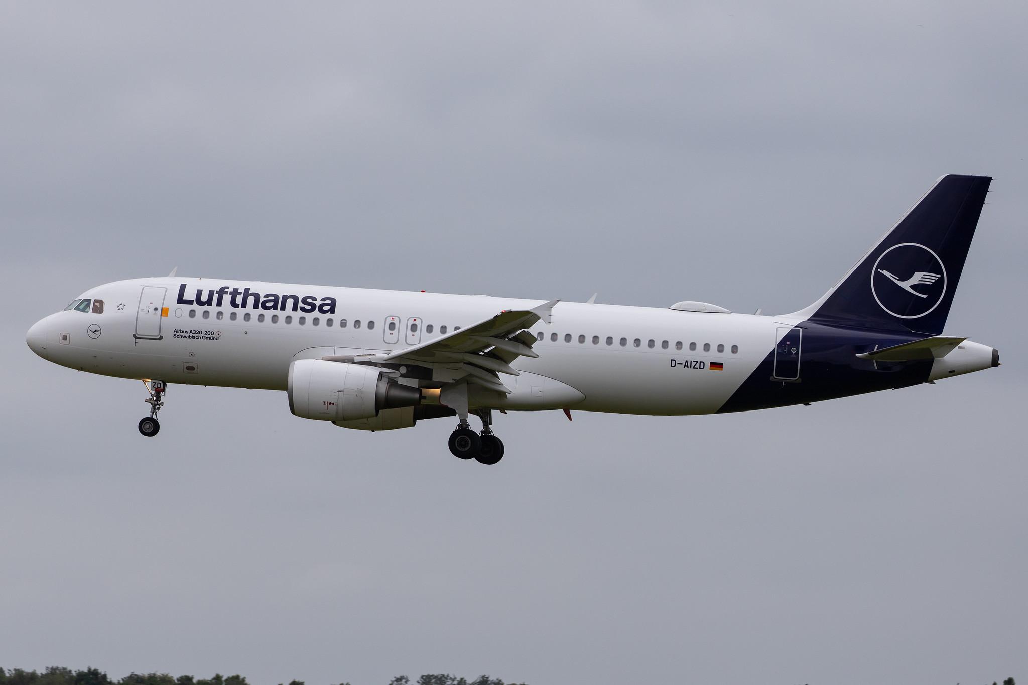 Hamburg Airport: Lufthansa (LH / DLH) |  Airbus A320-214 A320 | D-AIZD | MSN 4191