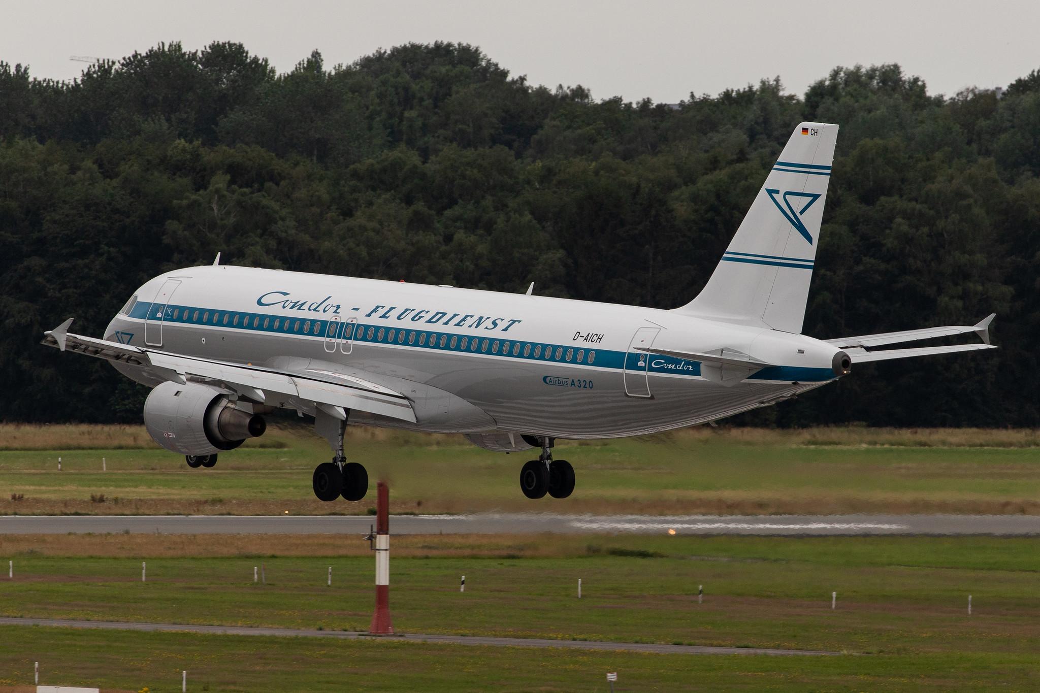 Hamburg Airport: Condor (DE / CFG) |  Livery: Retro Livery |  Airbus A320-212 A320 | D-AICH | MSN 0971