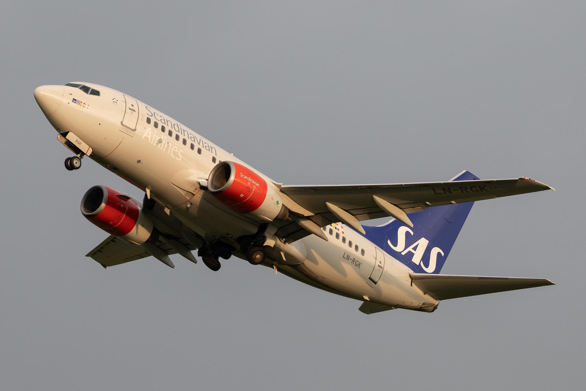 Hamburg Airport: SAS (SK / SAS) |  Boeing 737-683 B736 | LN-RGK | MSN 28313
