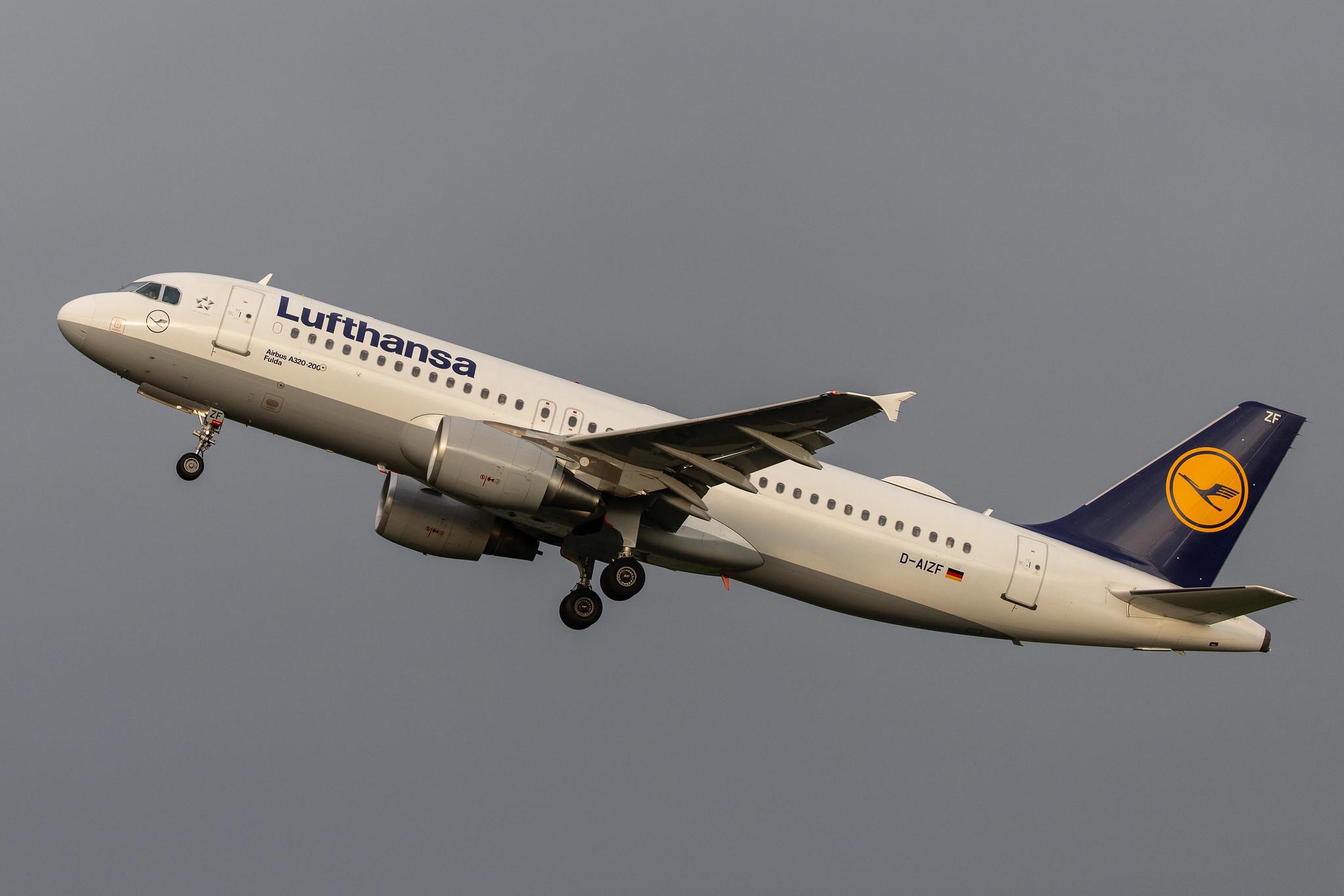 Hamburg Airport: Lufthansa (LH / DLH) |  Airbus A320-214 A320 | D-AIZF | MSN 4289