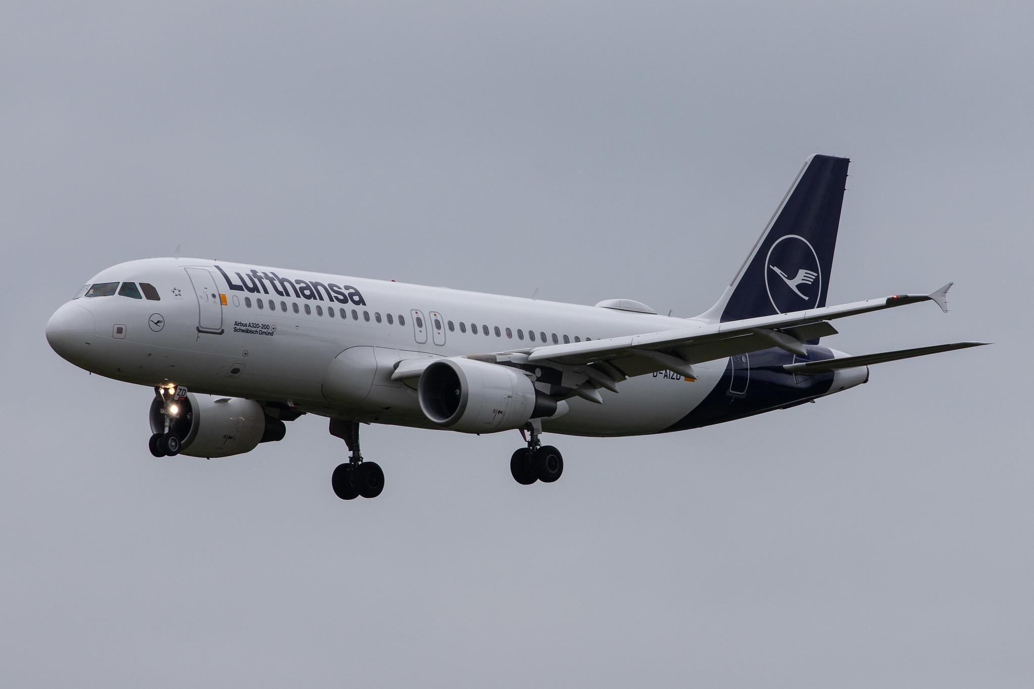 Hamburg Airport: Lufthansa (LH / DLH) |  Airbus A320-214 A320 | D-AIZD | MSN 4191