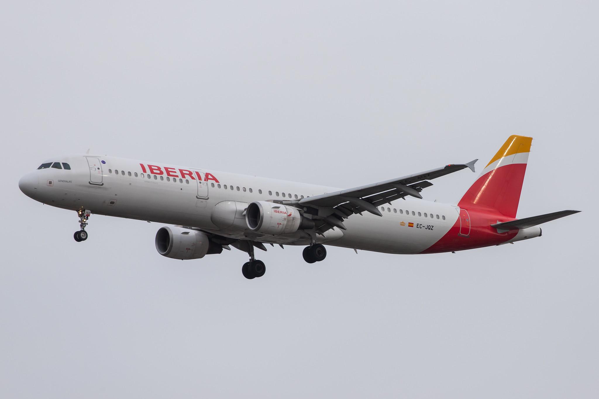 London Heathrow Airport: Iberia (IB / IBE) |  Airbus A321-212 A321 | EC-JQZ | MSN 2736