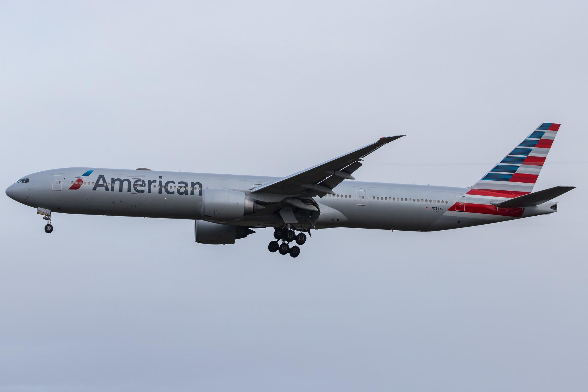 London Heathrow Airport: American Airlines (AA / AAL) |  Boeing 777-323(ER) B77W | N733AR | MSN 33524