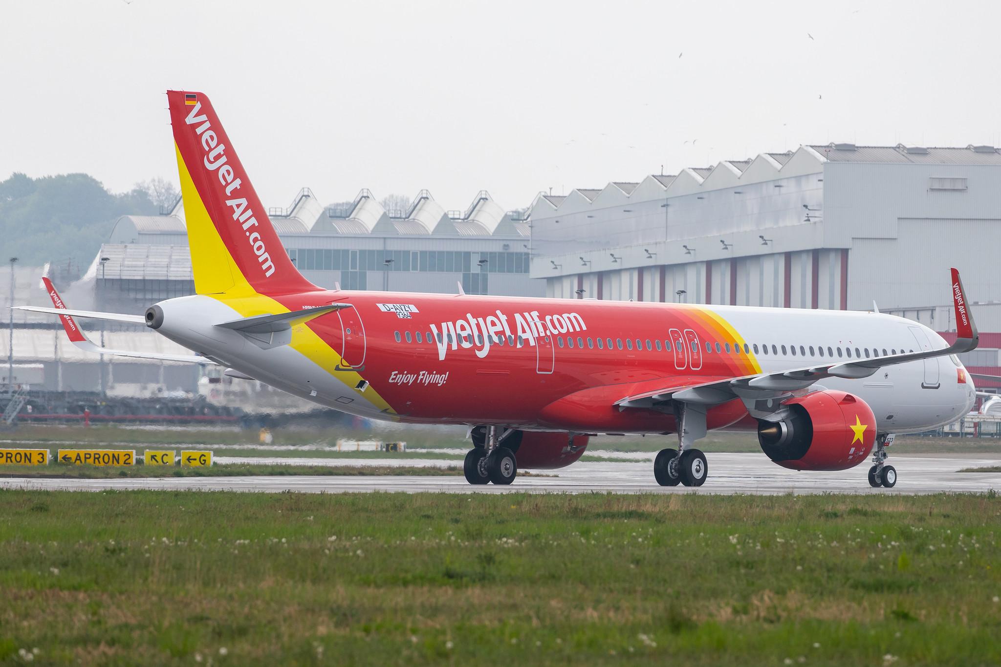 Flugplatz Hamburg-Finkenwerder: Airbus (/ AIB) |  Airbus A321-271NX A21N | D-AVZY | MSN 9364 (Future: VietJetAir, VN-A523)