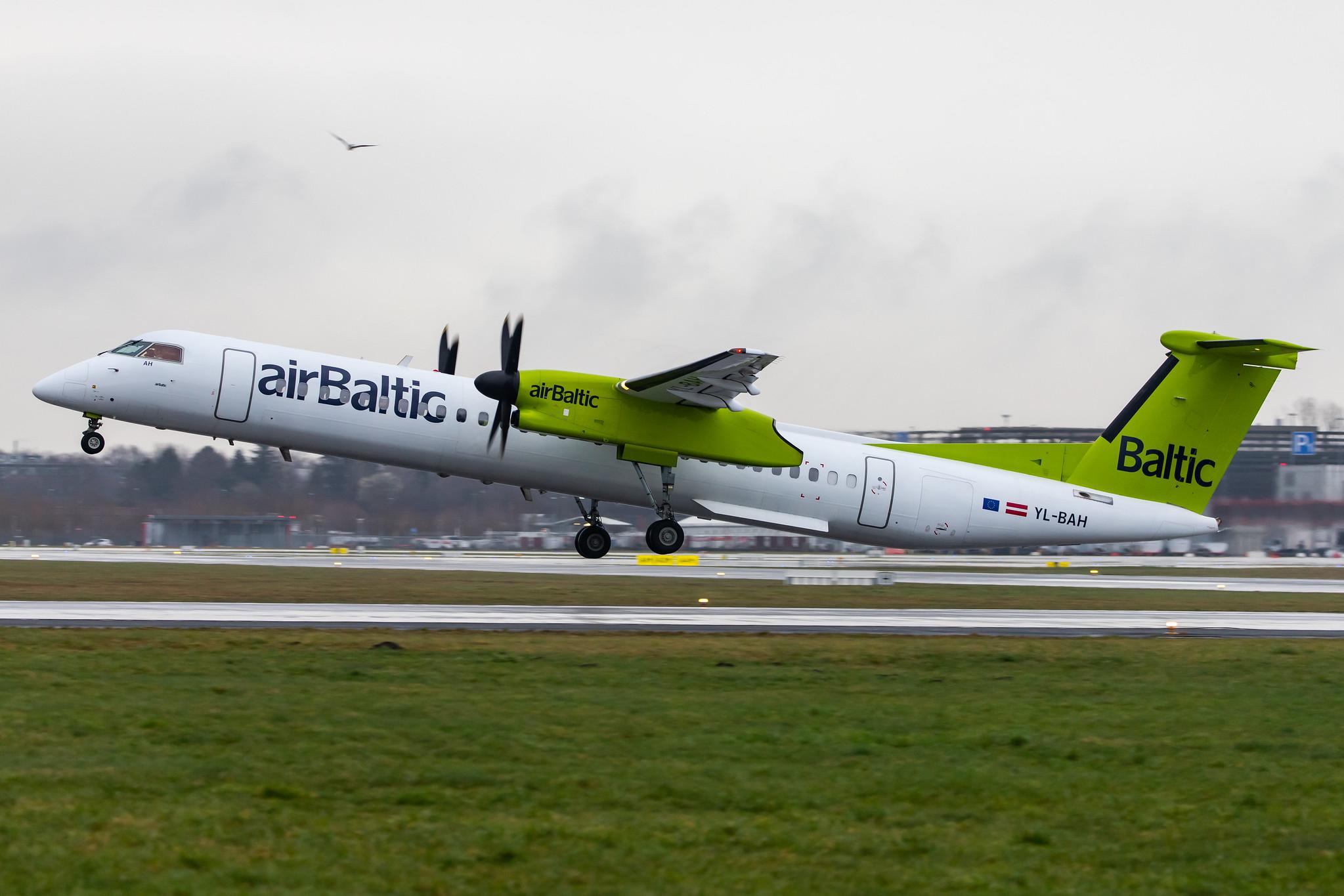 Hamburg Airport Apron: Air Baltic (BT / BTI) |  De Havilland Canada Dash 8-400 DH8D | YL-BAH | MSN 4296