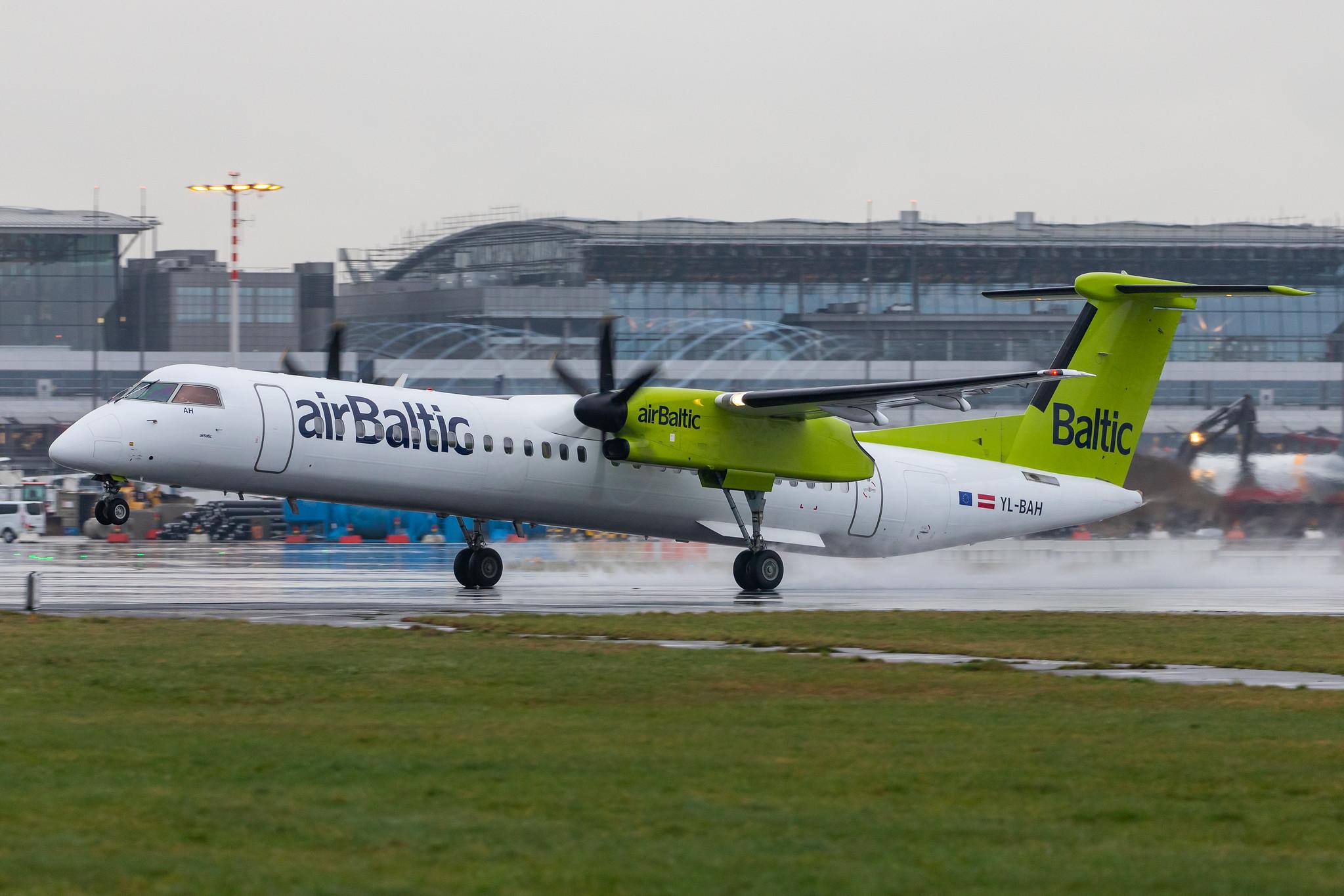 Hamburg Airport Apron: Air Baltic (BT / BTI) |  De Havilland Canada Dash 8-400 DH8D | YL-BAH | MSN 4296