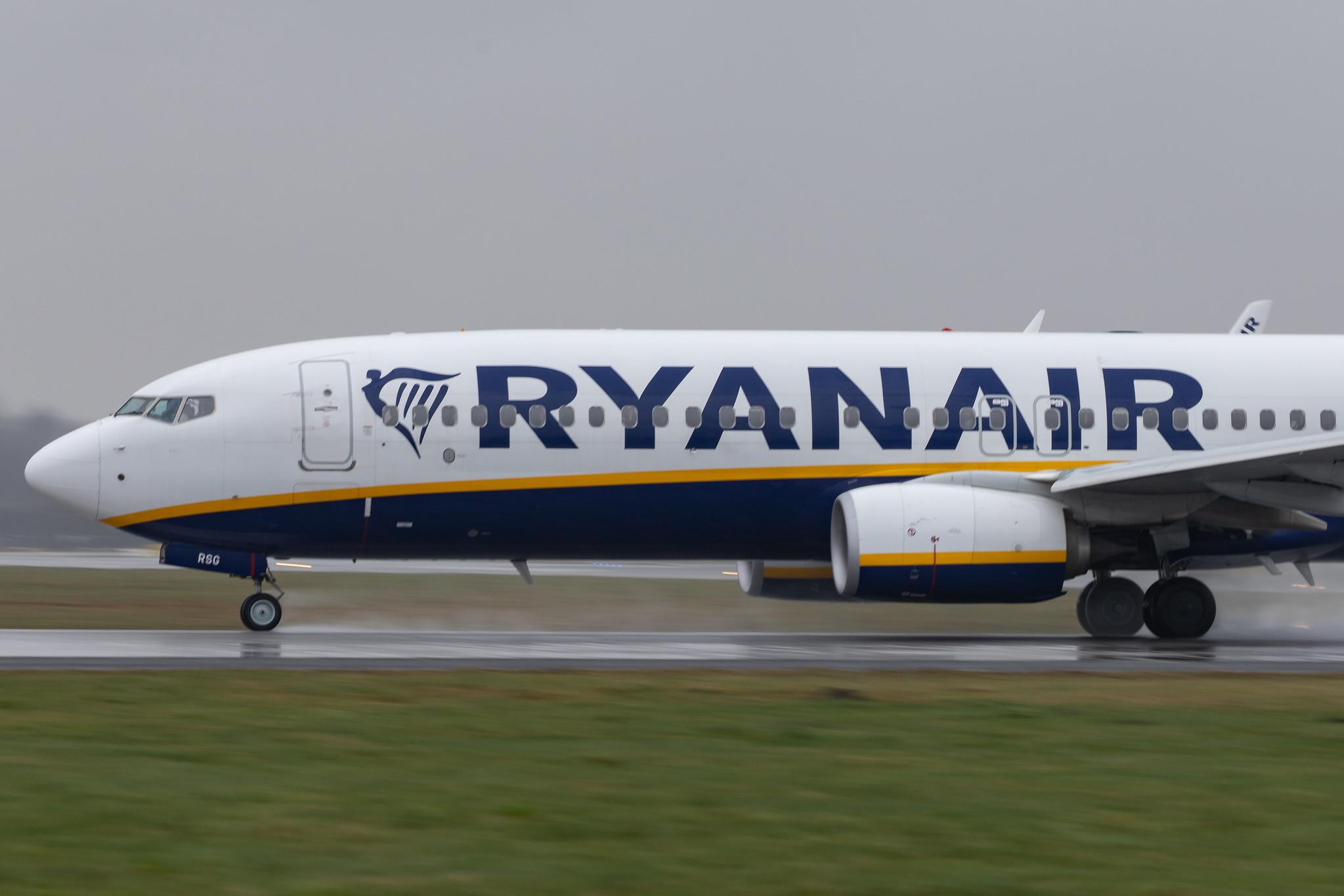 Hamburg Airport Apron: Ryanair (FR / RYR) | Operator: Ryanair Sun |  Boeing 737-8AS B738 | SP-RSG | MSN 44841