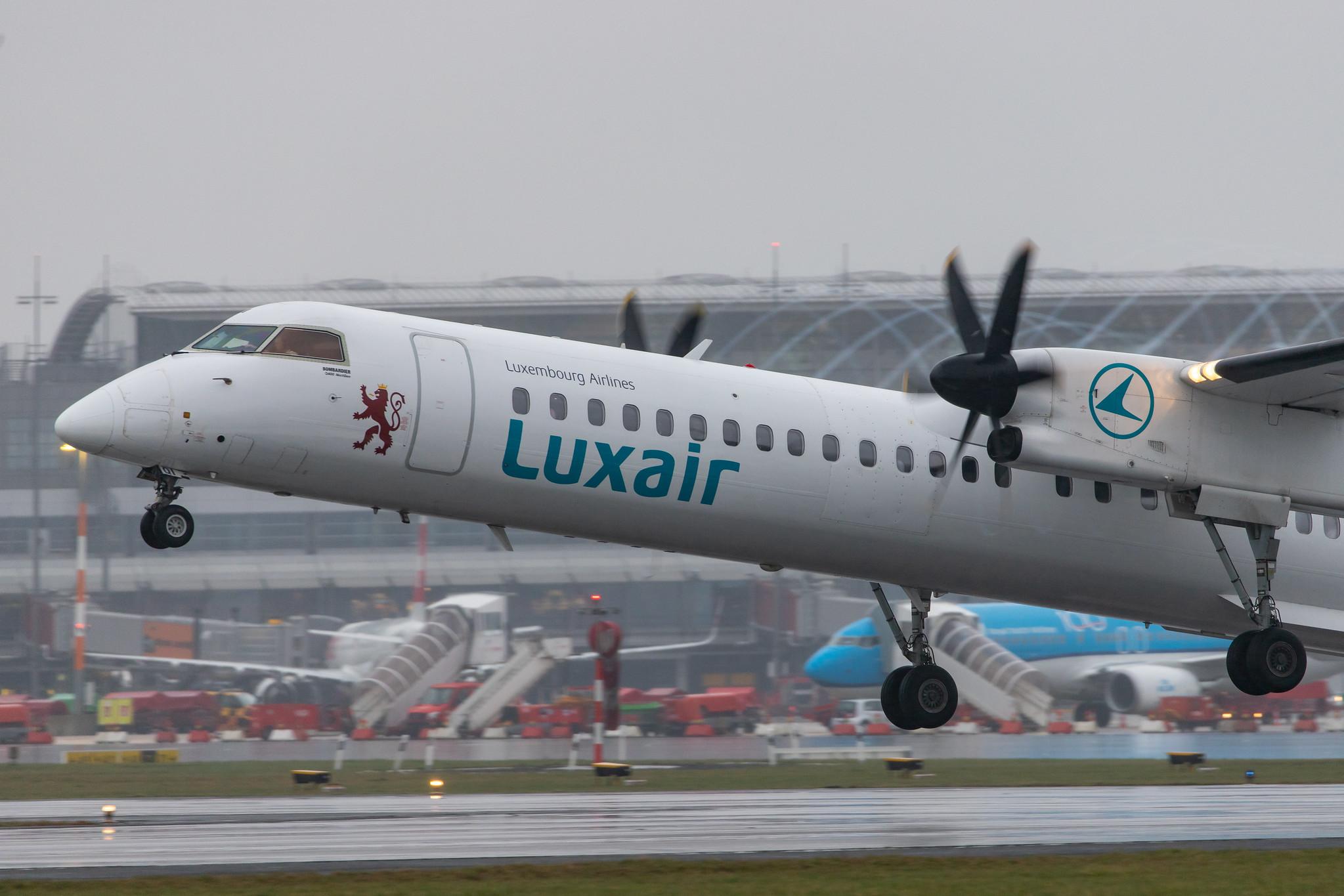 Hamburg Airport Apron: Luxair (LG / LGL) |  De Havilland Canada Dash 8-400 DH8D | LX-LQI | MSN 4534